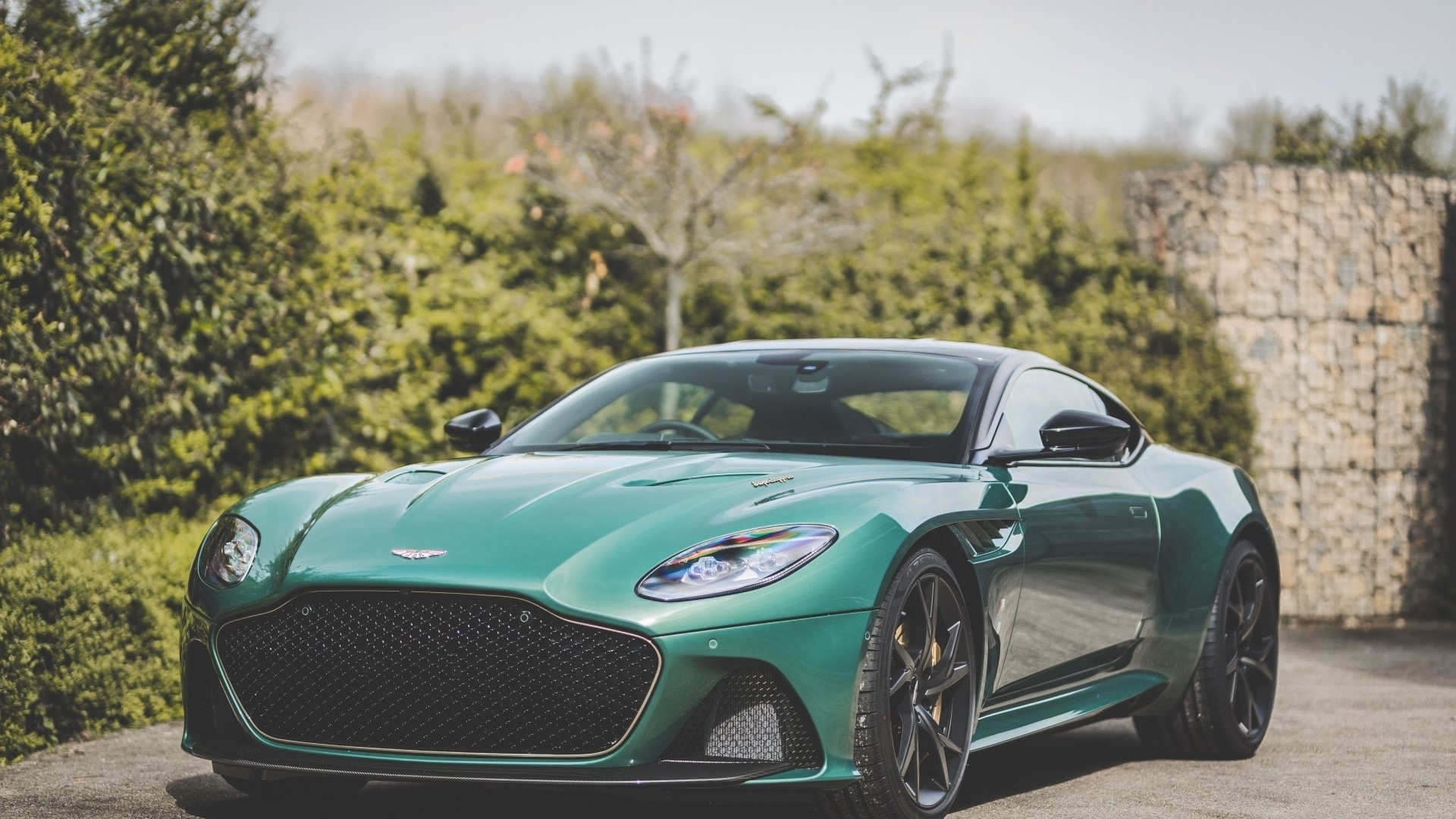 Green Aston Martin DBS Superleggera HD Wallpaper