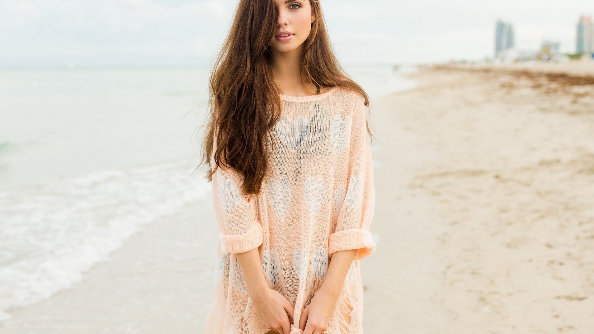 Girl on the beach HD Wallpaper