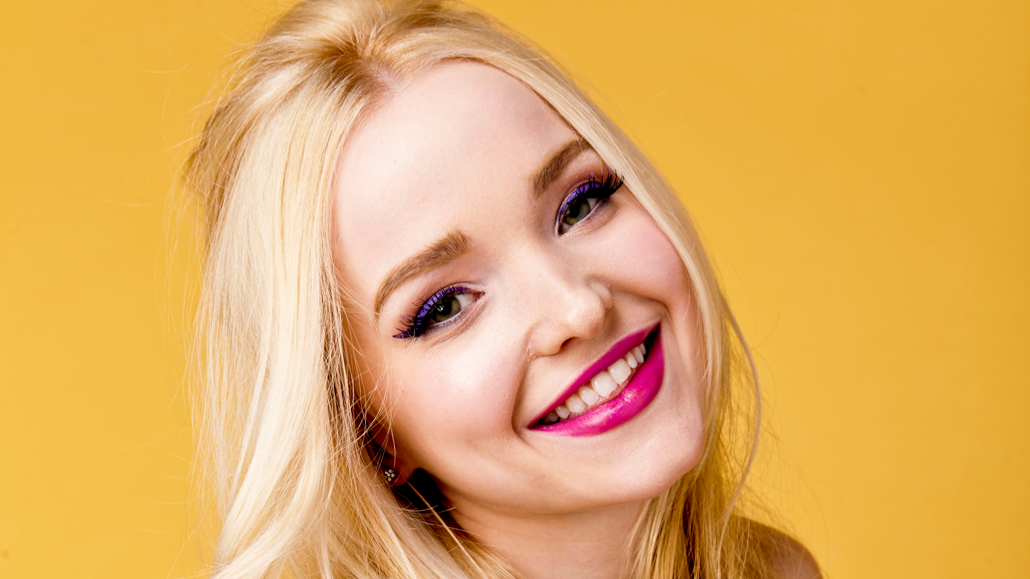 Dove Cameron 4K HD Wallpaper