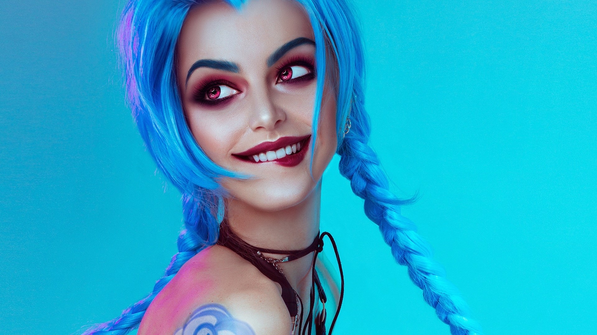 Jinx from League of Legends Cosplay HD Wallpaper