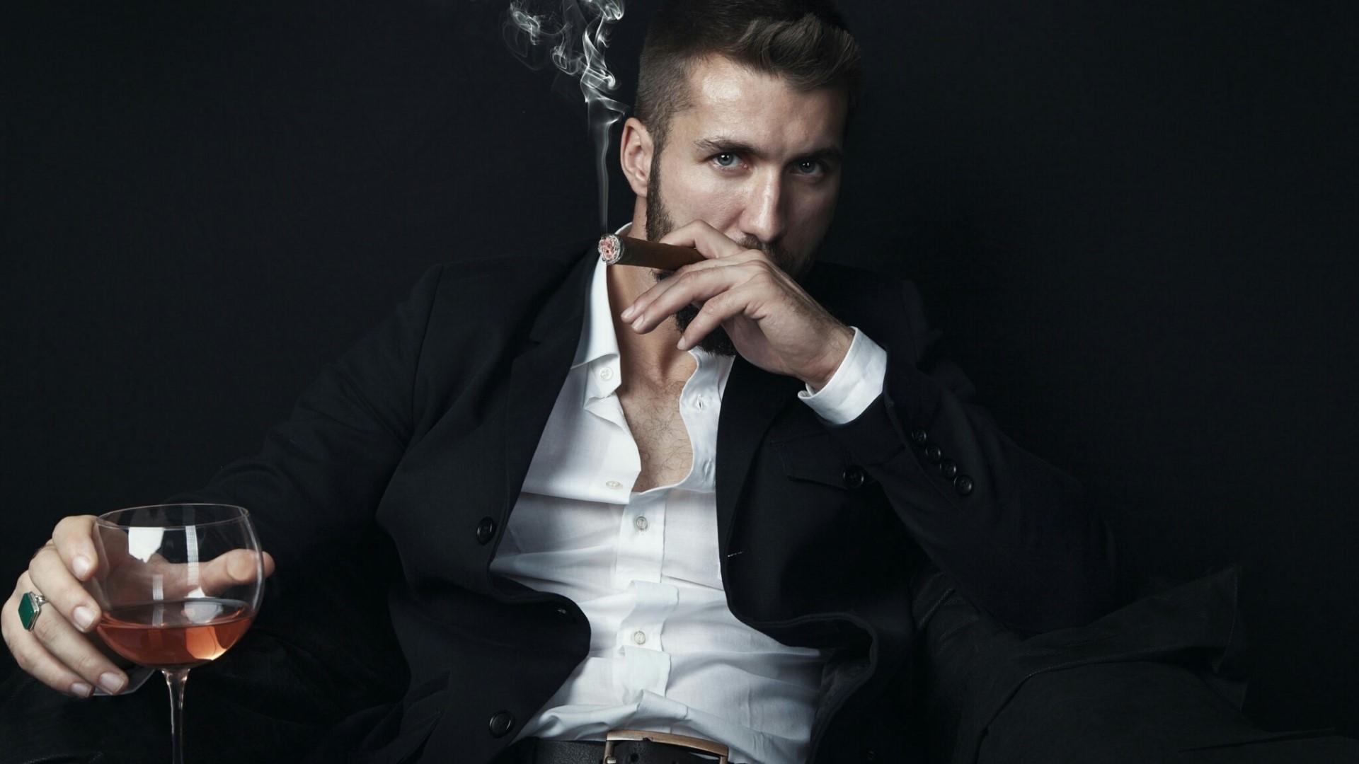Man in suit smoking cigar and drinking wine HD Wallpaper