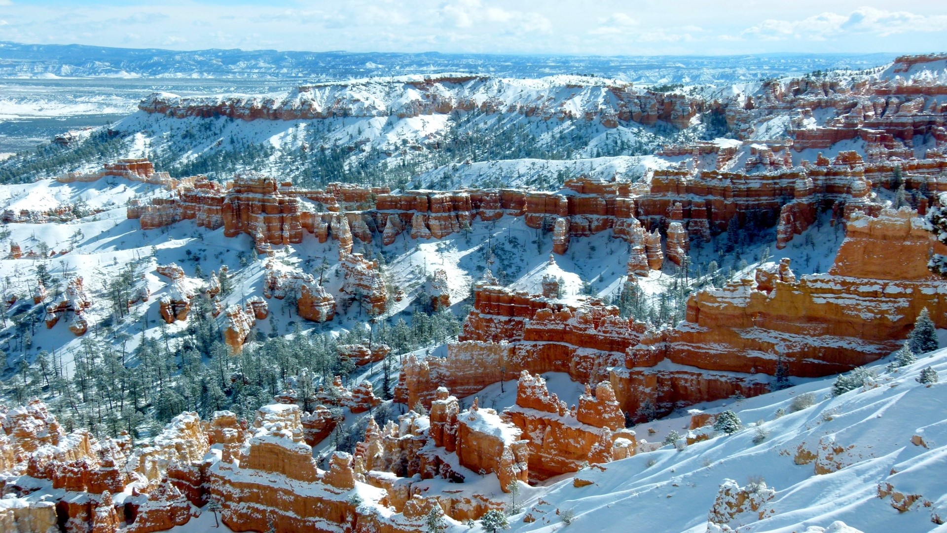 Snow-covered Bryce Canyon Hoodoos HD Wallpaper