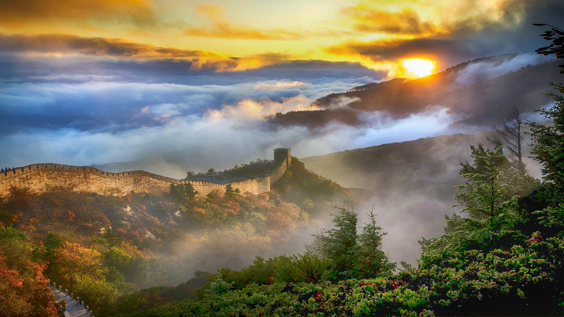 Great Wall of China at sunrise with fog HD Wallpaper