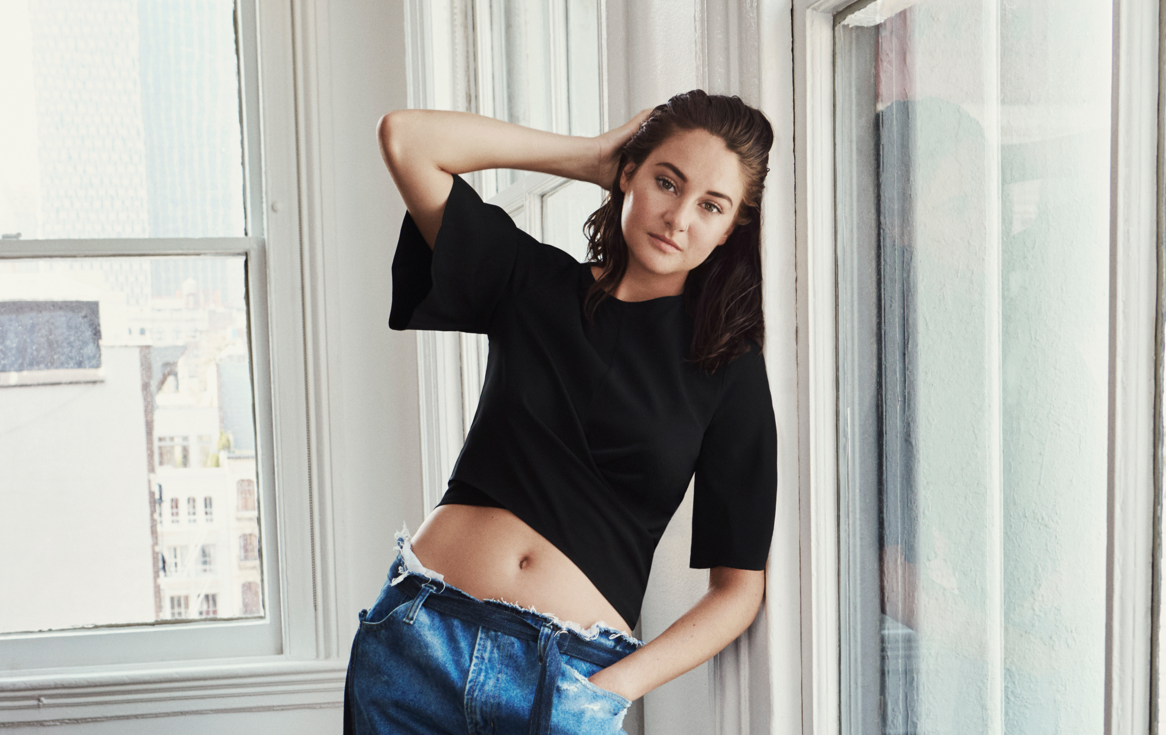 Shailene Woodley HD Wallpaper