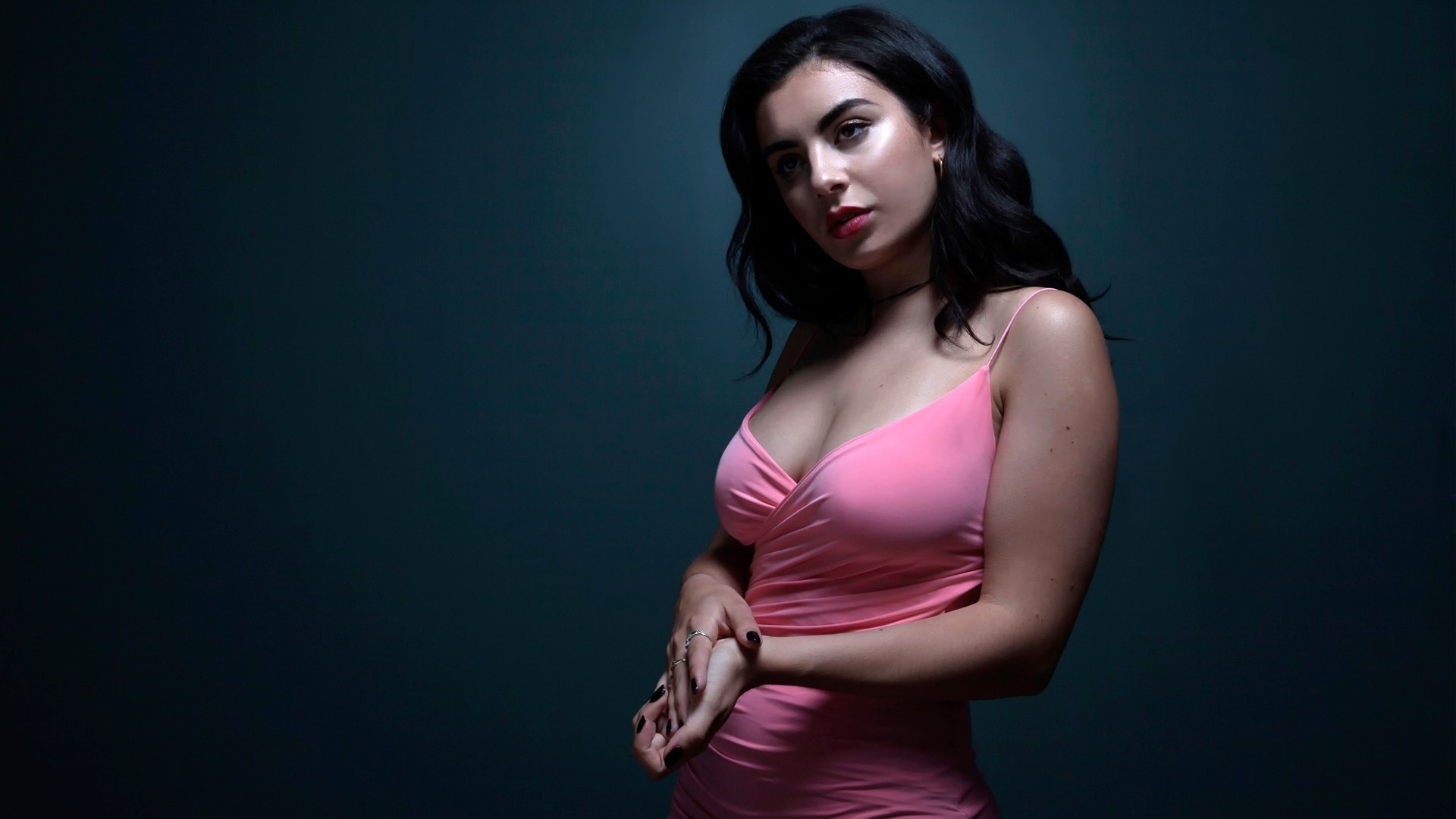 Charli XCX in a pink dress HD Wallpaper