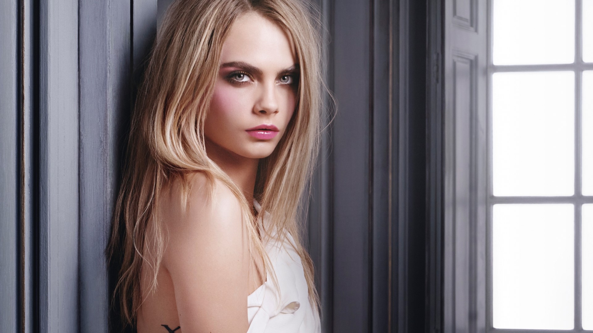Cara Delevingne HD Wallpaper