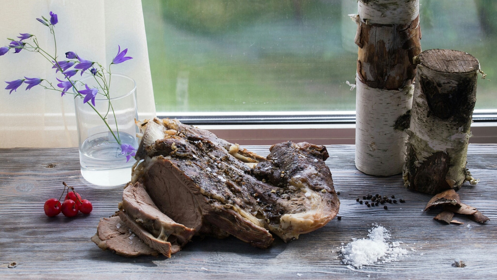 Still life with roasted meat and flowers HD Wallpaper