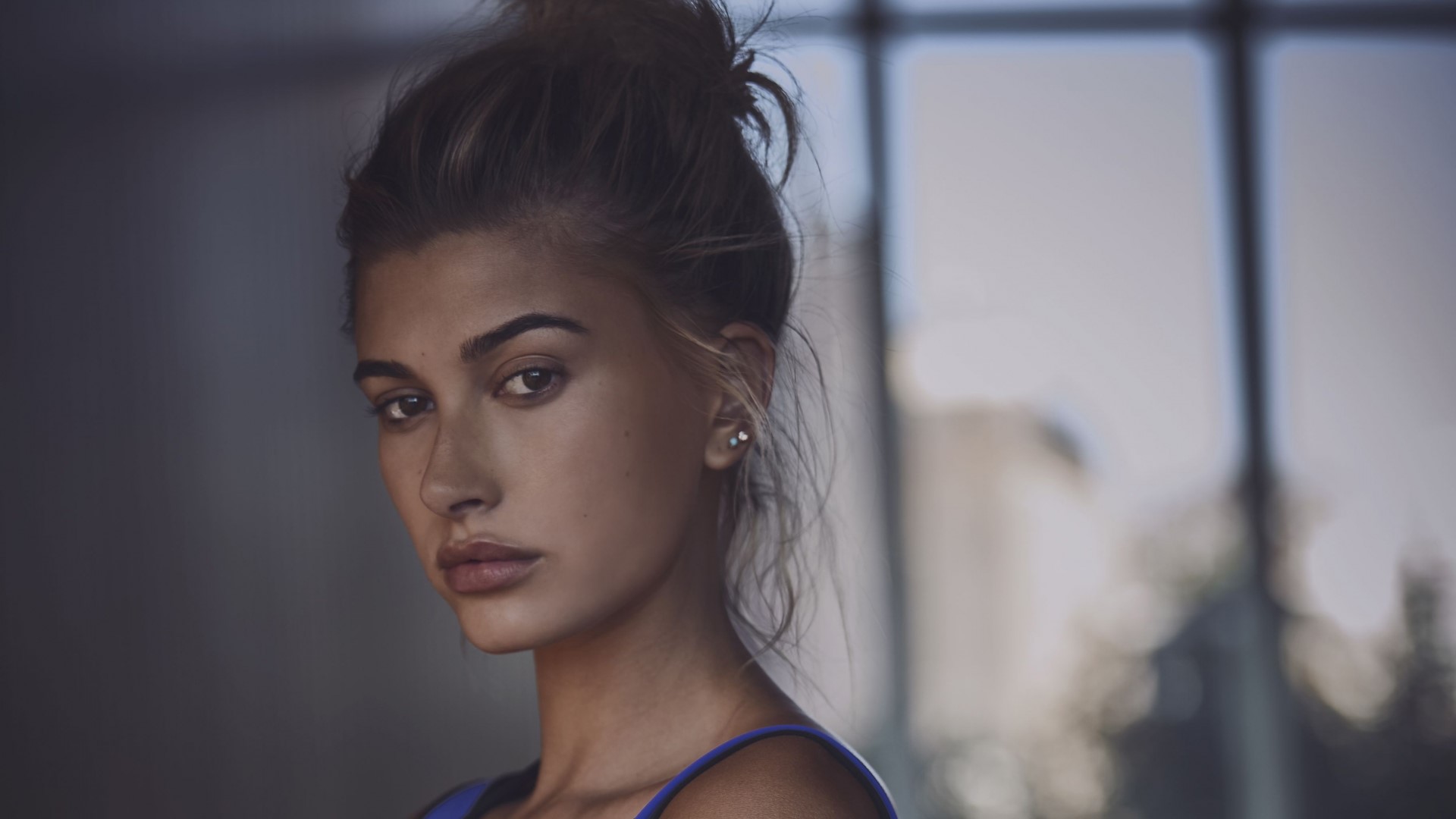 Hailey Baldwin HD Wallpaper