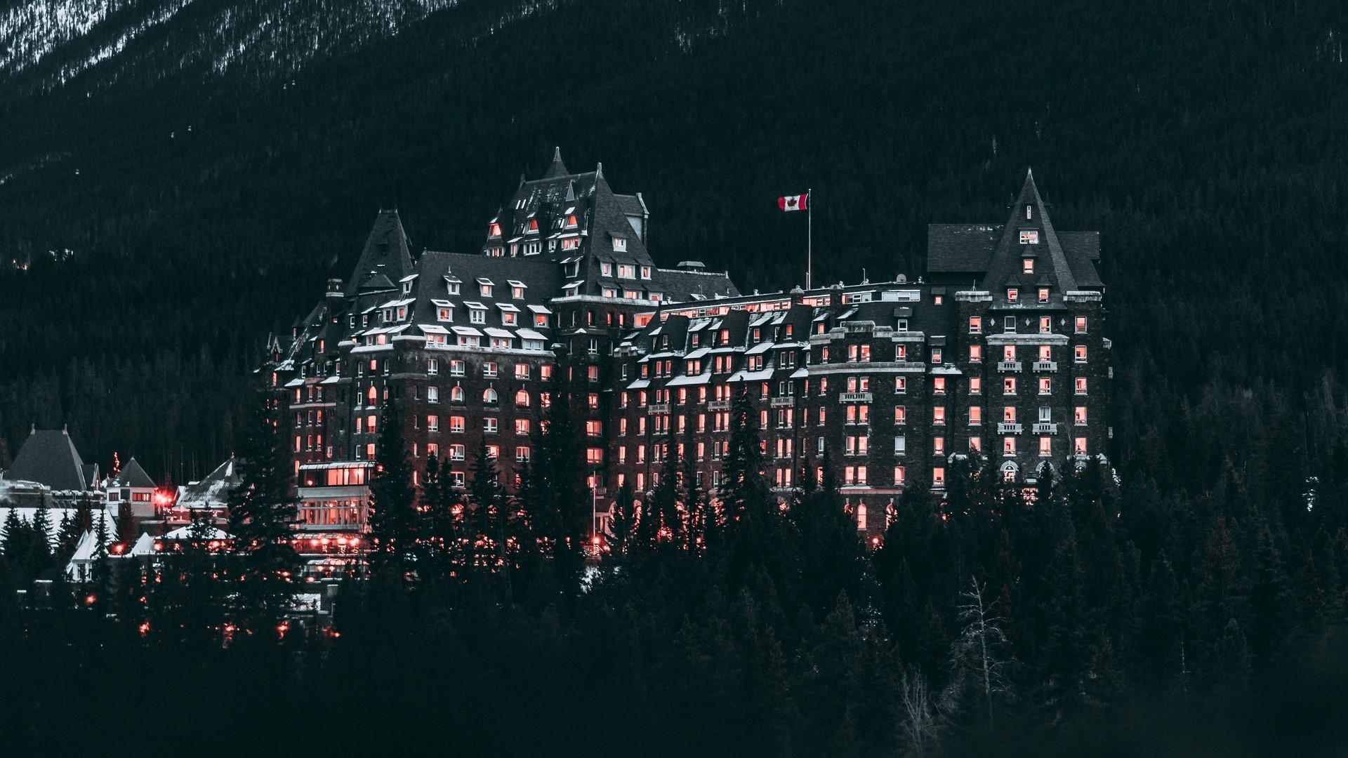Fairmont Banff Springs Hotel in Banff, Canada HD Wallpaper