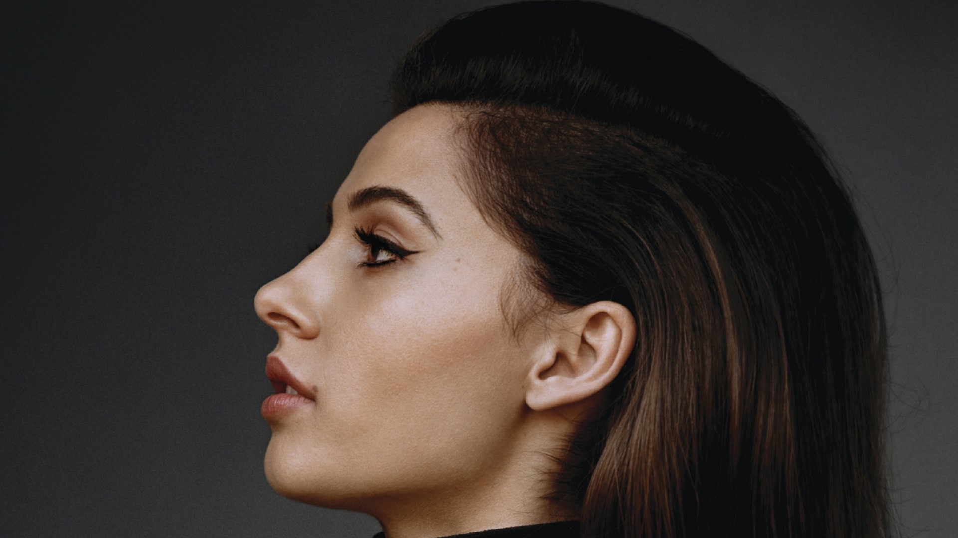 Naomi Scott profile portrait HD Wallpaper