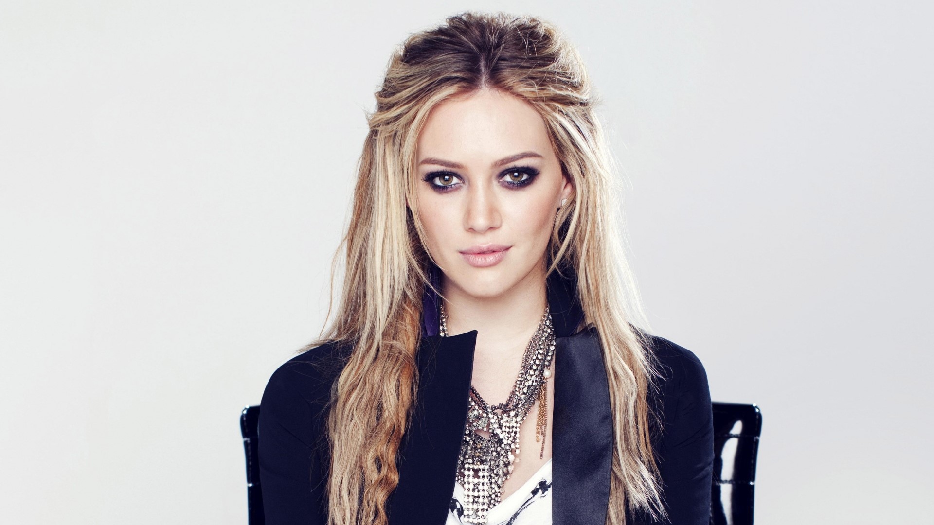 Hilary Duff HD Wallpaper