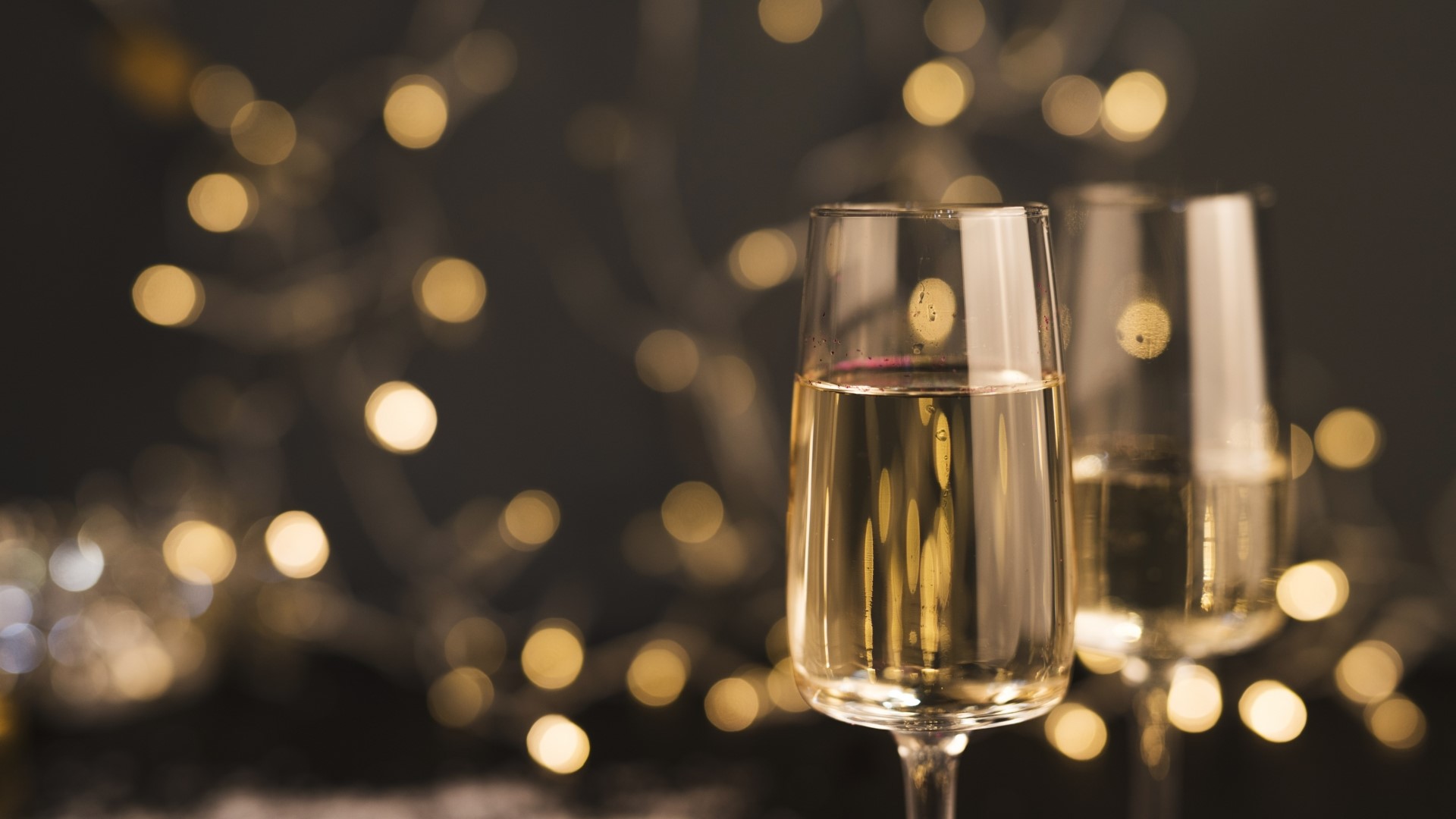 Champagne glasses with bokeh lights HD Wallpaper