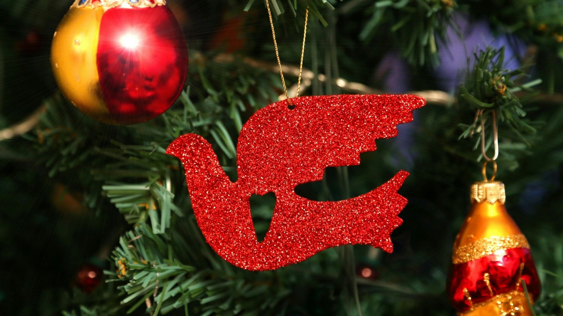 Christmas Tree Ornaments HD Wallpaper
