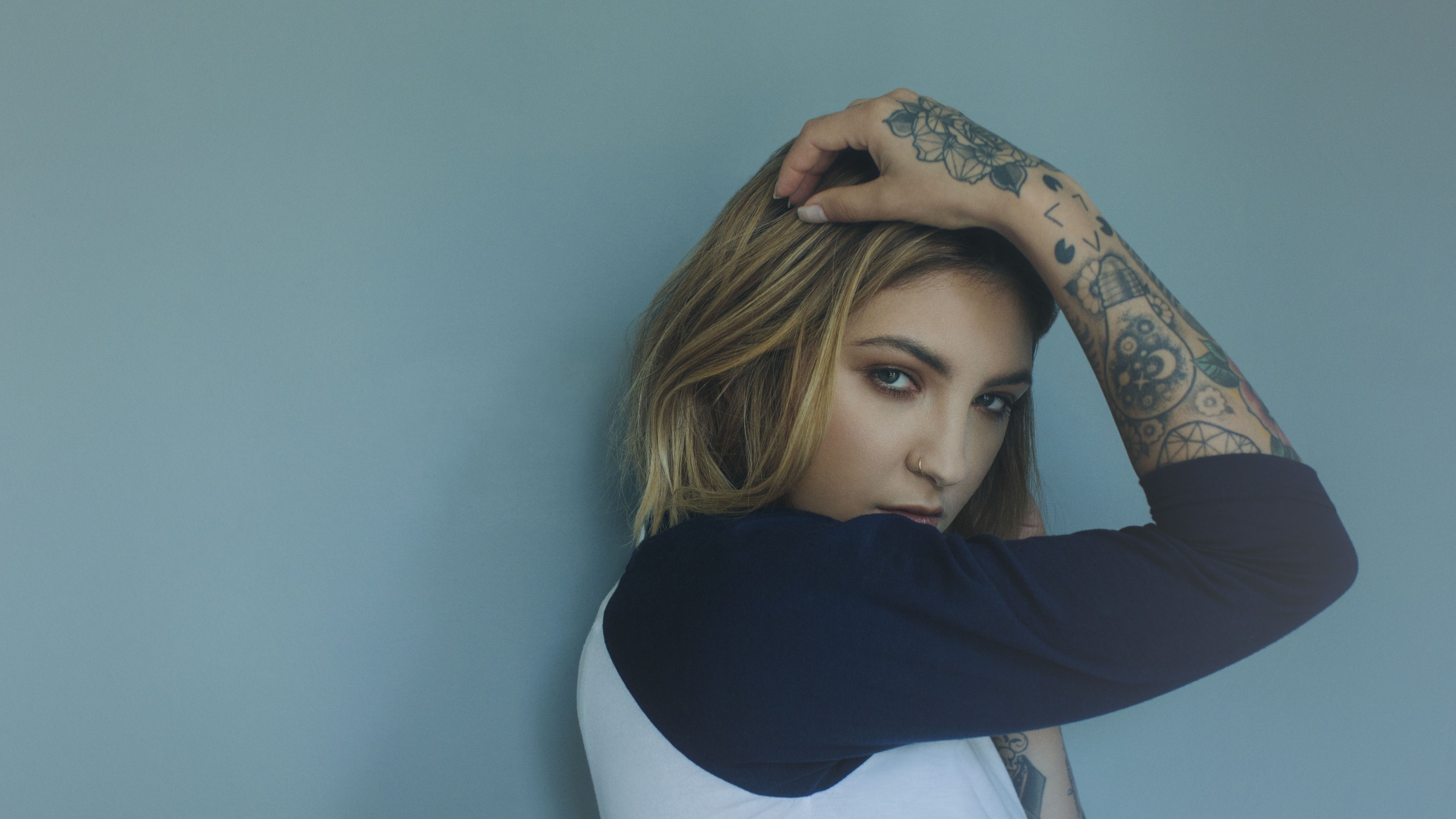 Julia Michaels HD Wallpaper