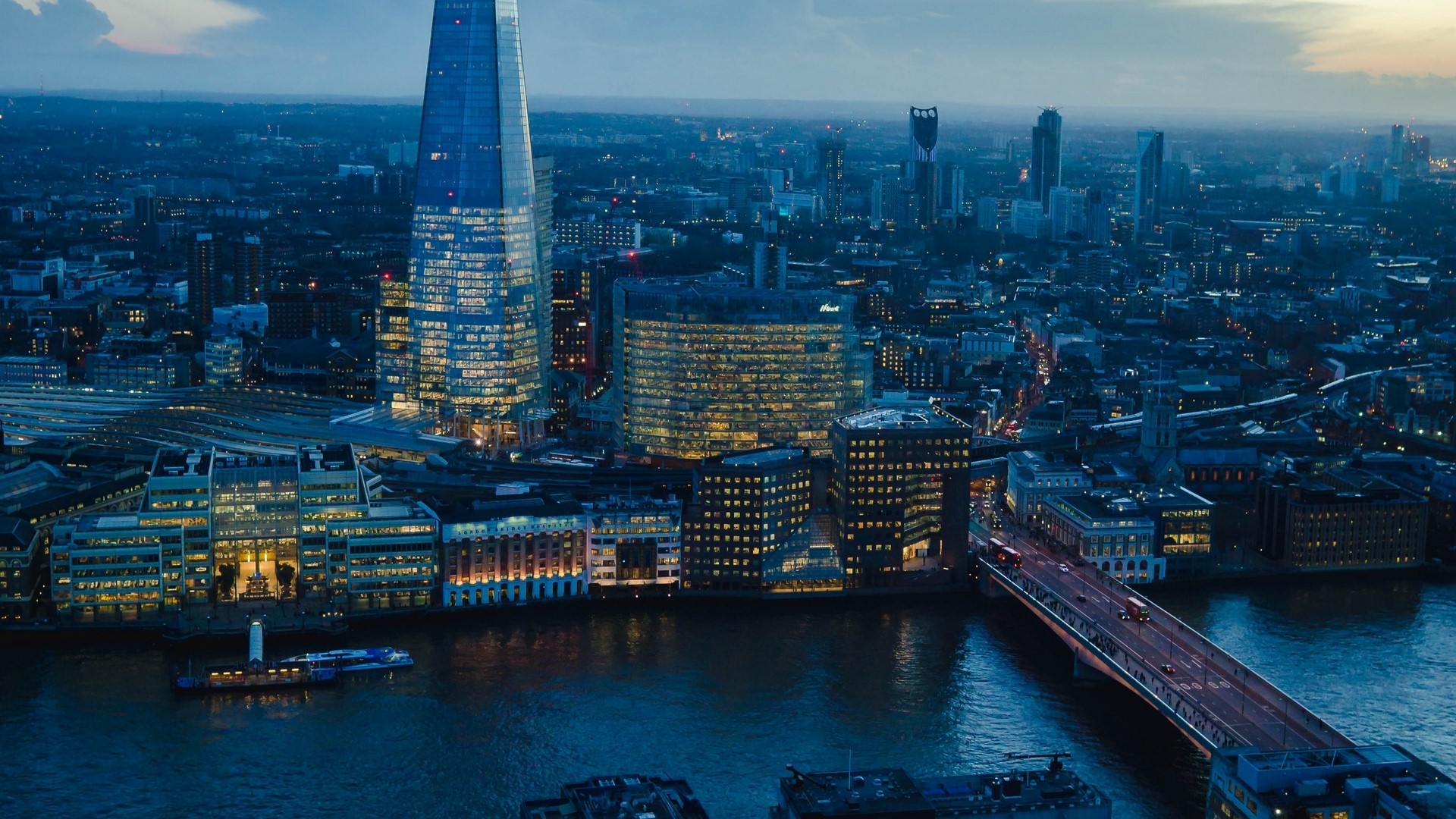 London skyline with The Shard and River Thames at dusk HD Wallpaper