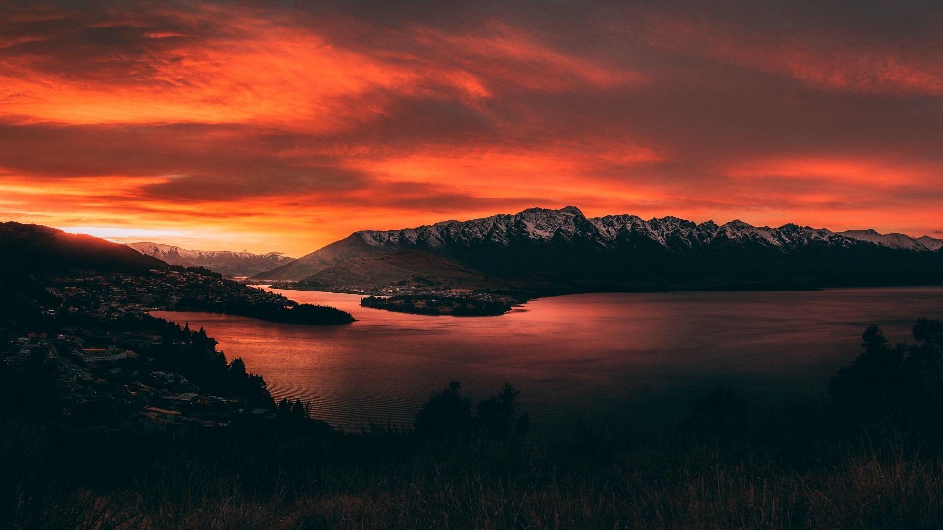 Sunset over Queenstown, New Zealand HD Wallpaper