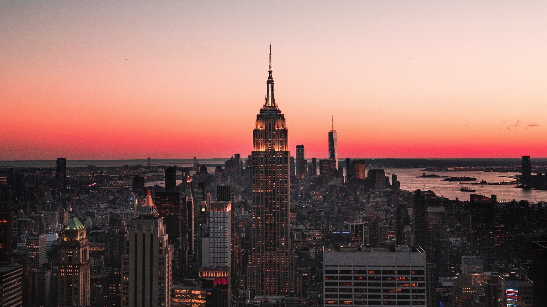 Empire State Building at sunset in New York City HD Wallpaper