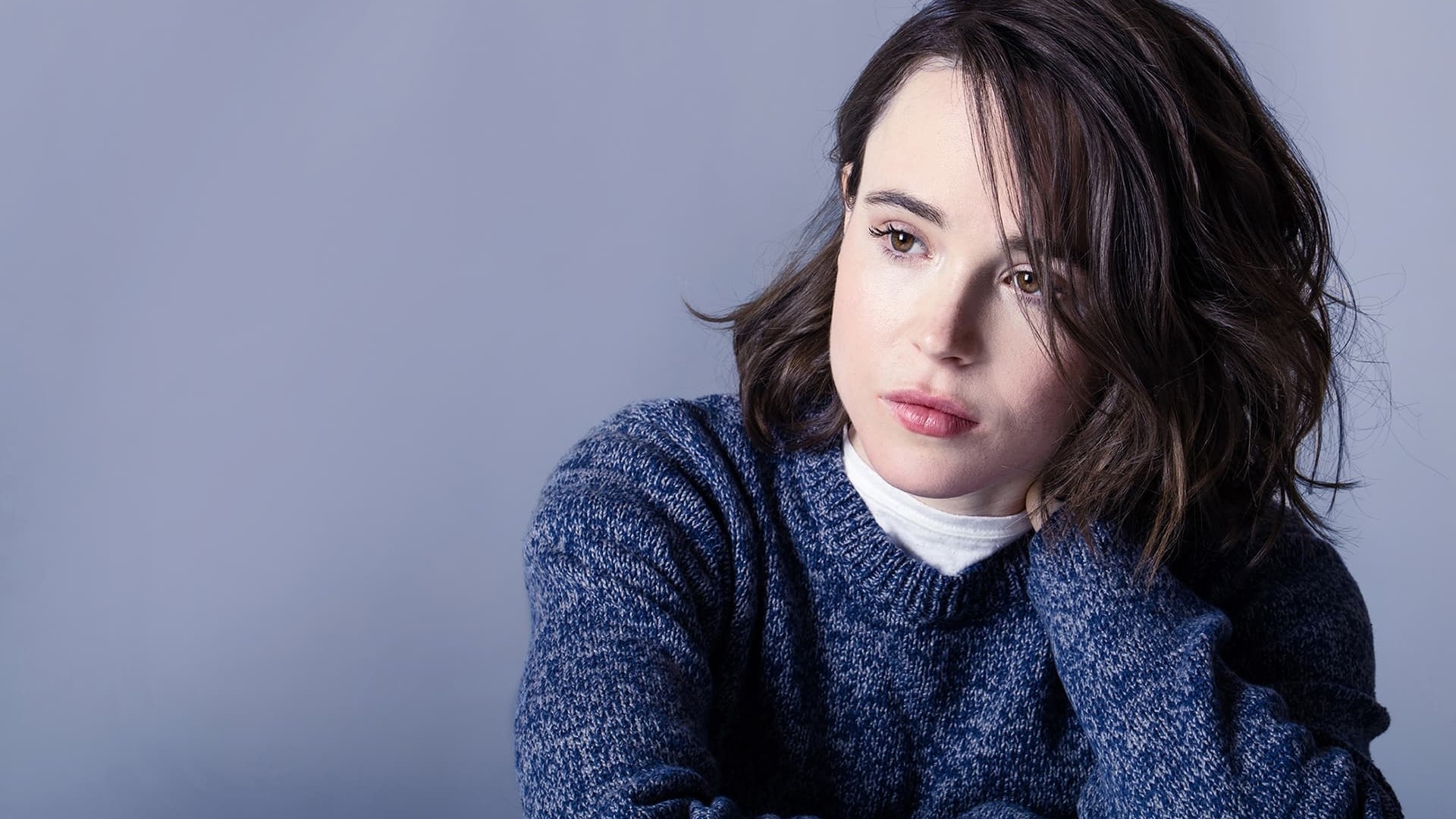 Ellen Page wearing a blue sweater HD Wallpaper