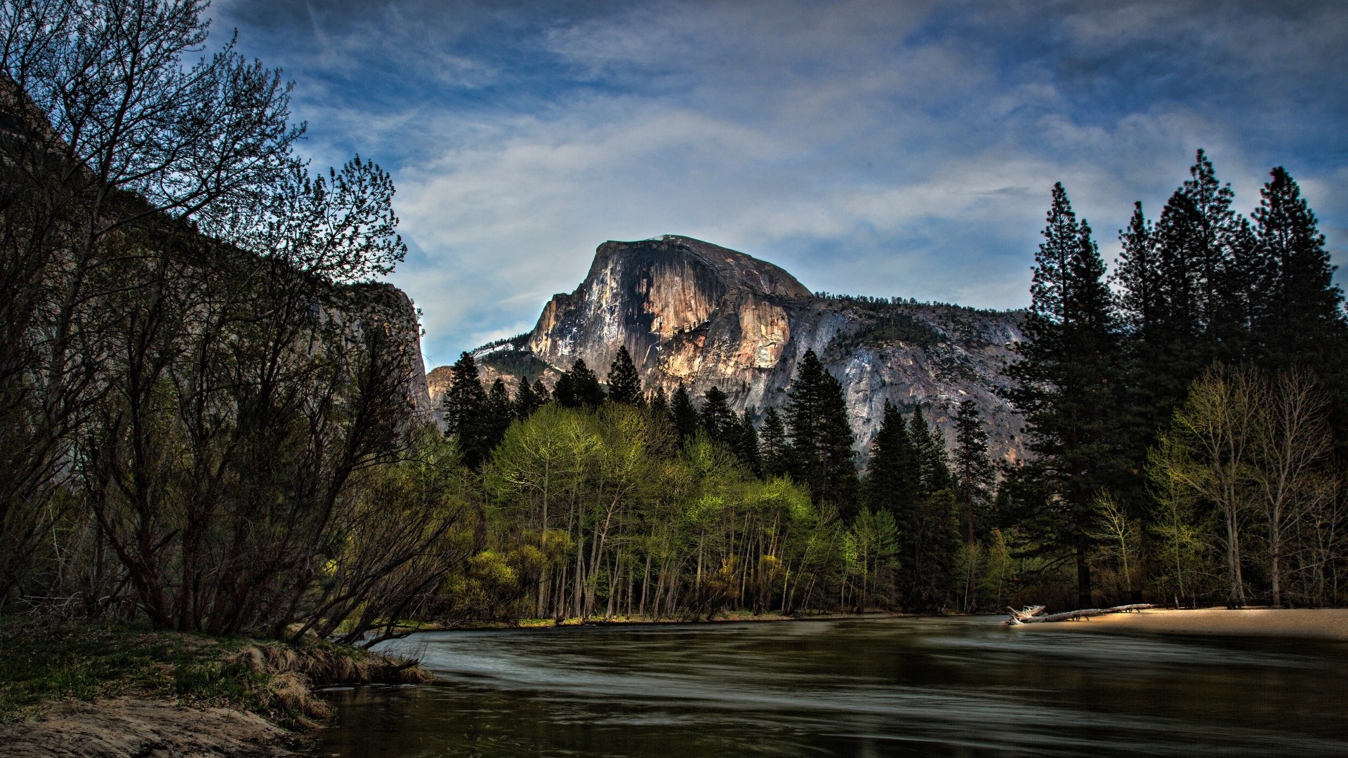 Half Dome mountain and Merced River in Yosemite HD Wallpaper