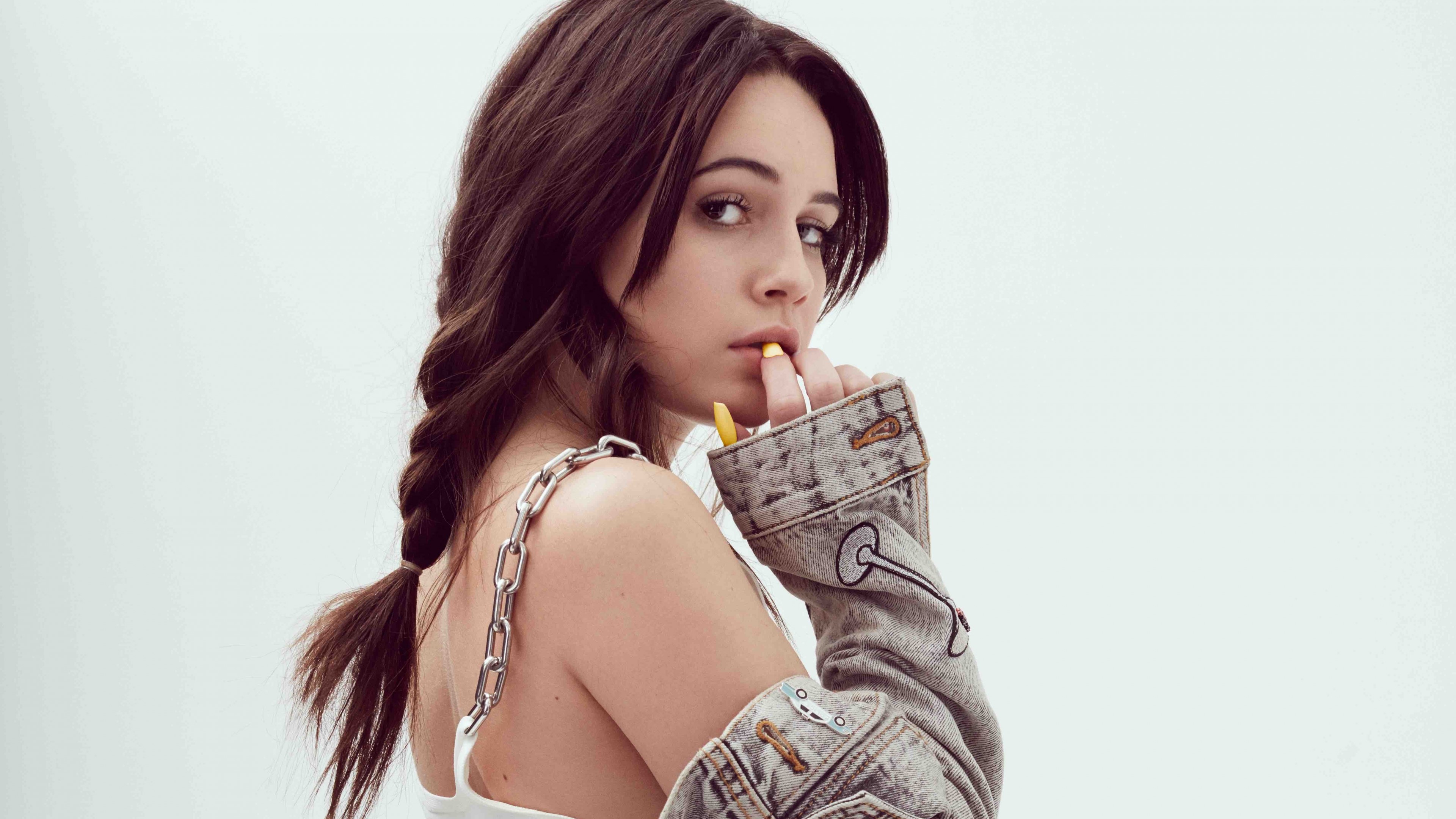Bea Miller HD Wallpaper