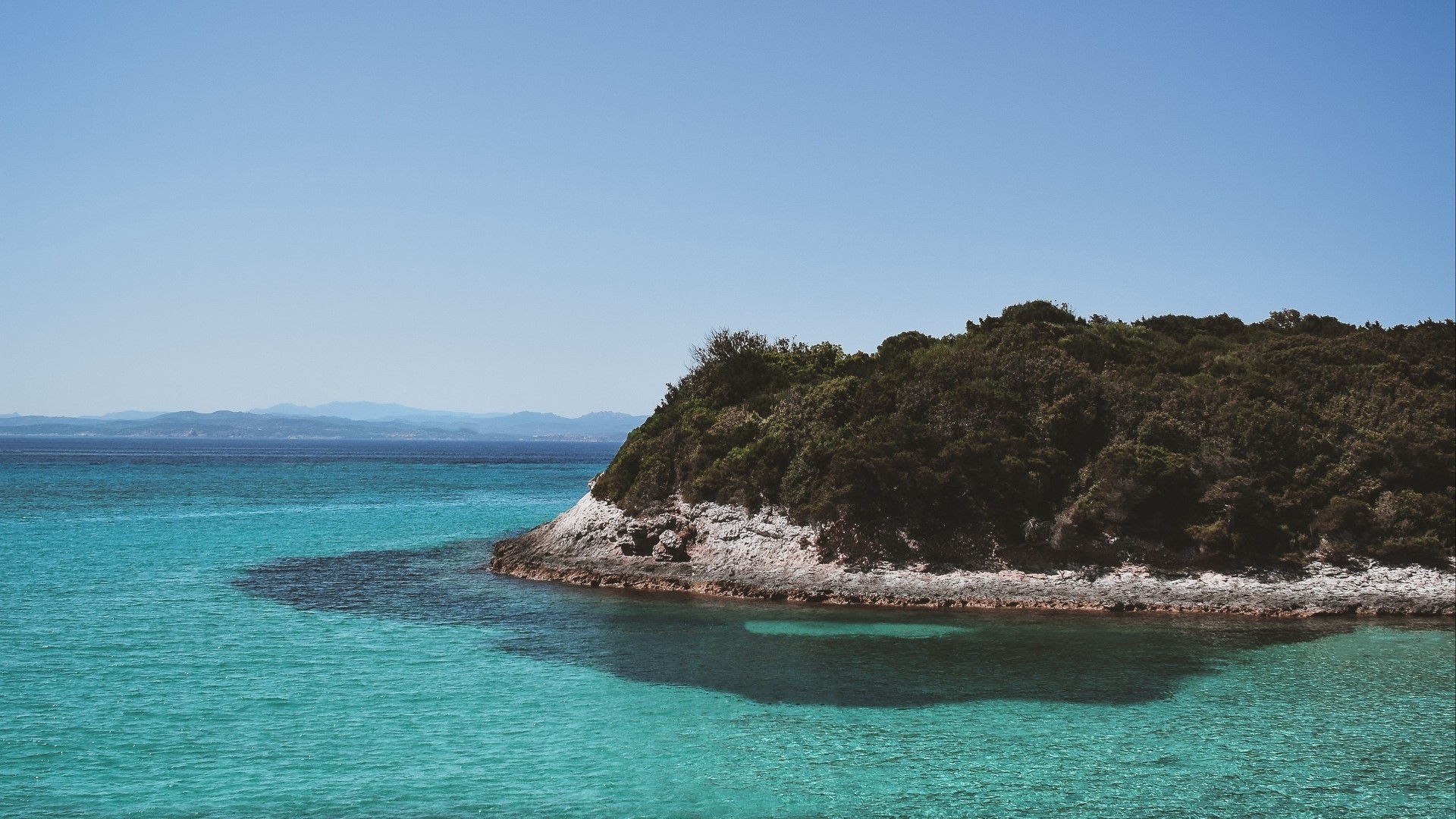 Island in the Mediterranean Sea HD Wallpaper