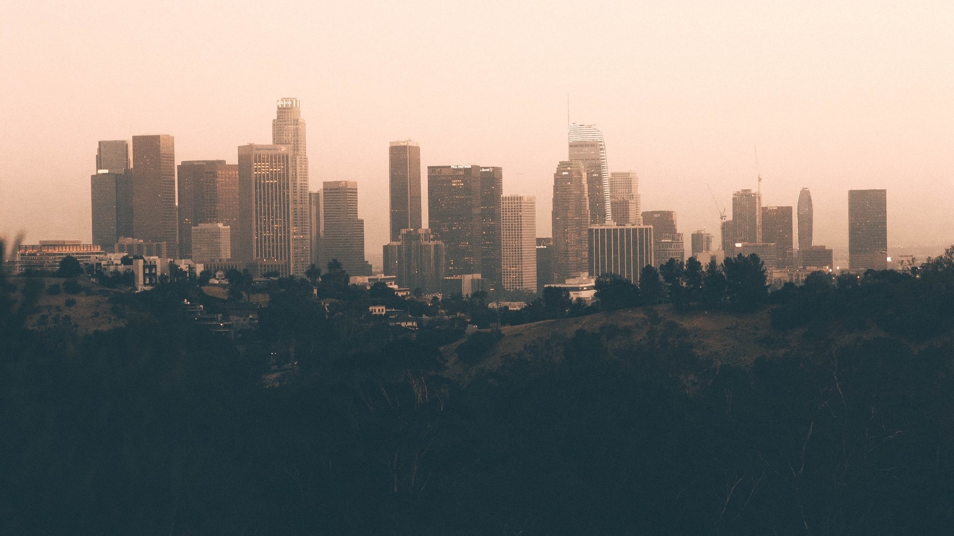 Los Angeles skyline at dusk HD Wallpaper