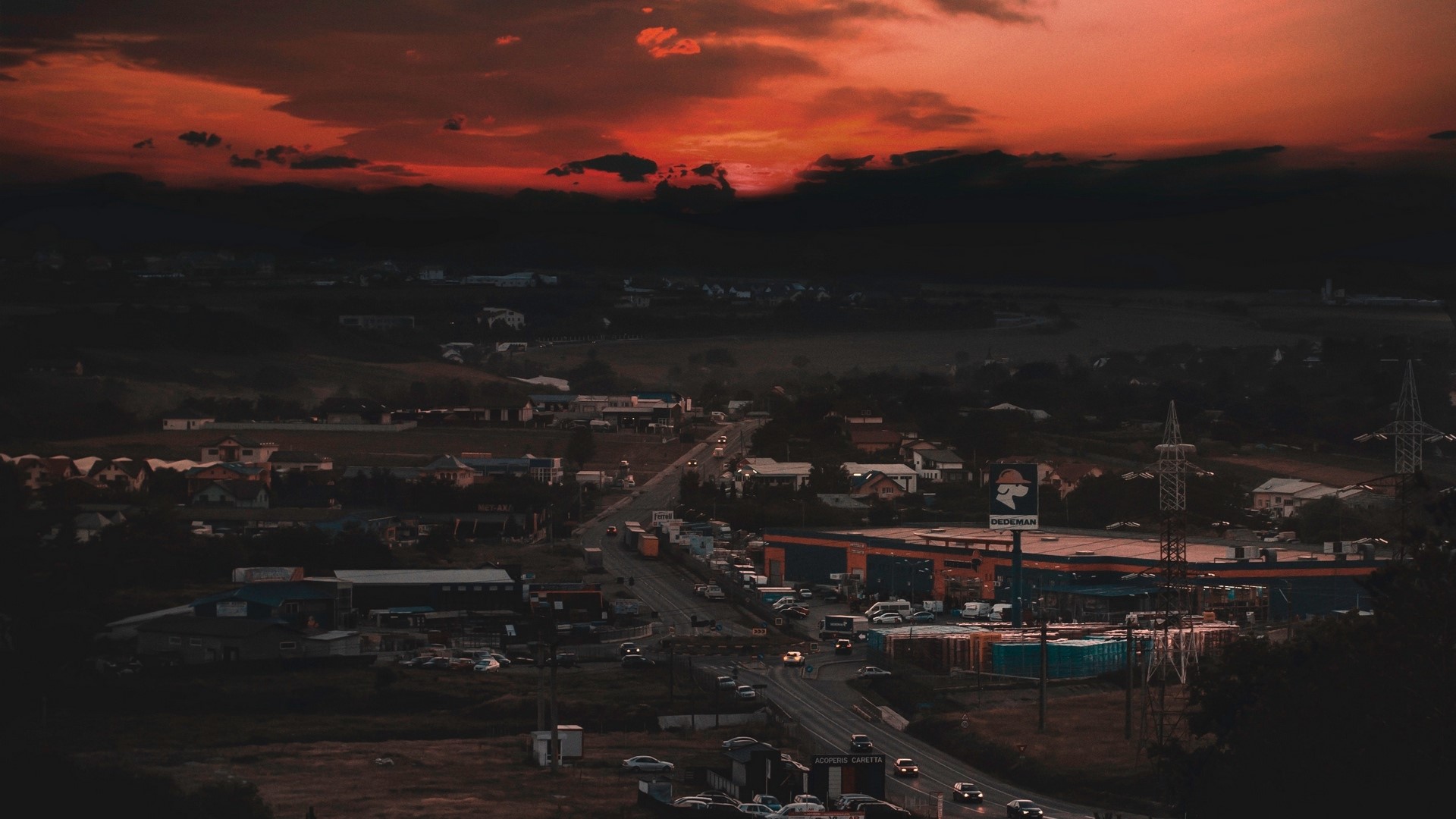 Townscape at sunset in Romania HD Wallpaper