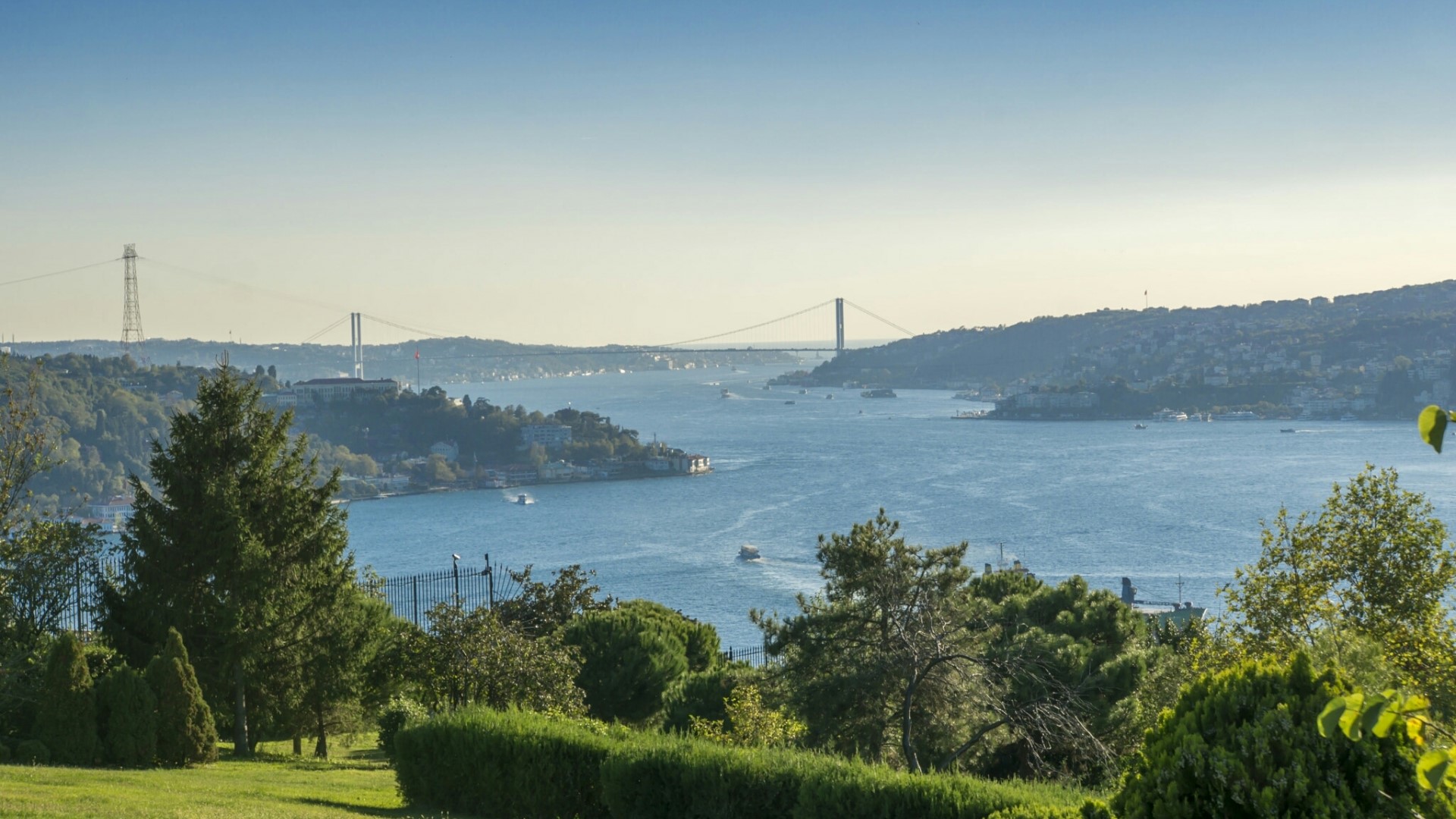 Bosphorus Bridge over the Bosphorus Strait, Istanbul HD Wallpaper