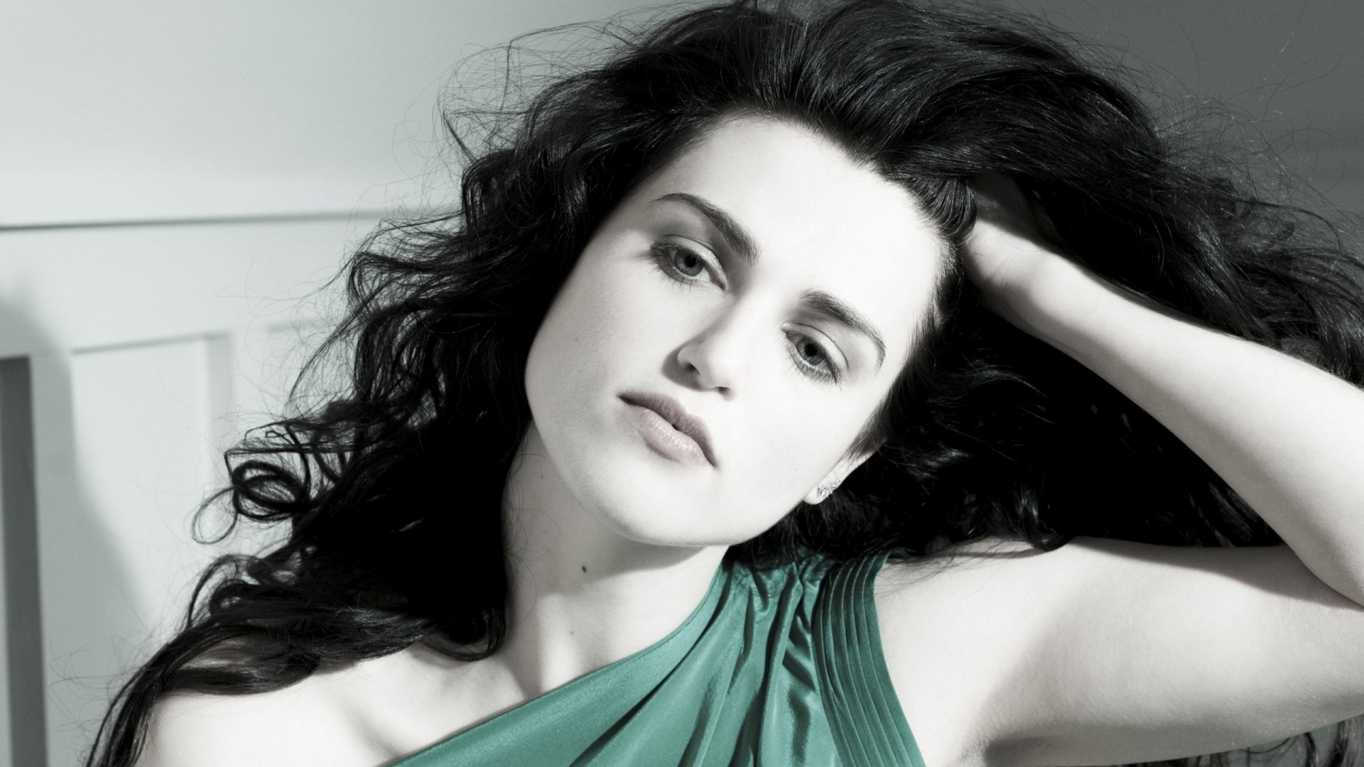 Katie McGrath portrait HD Wallpaper