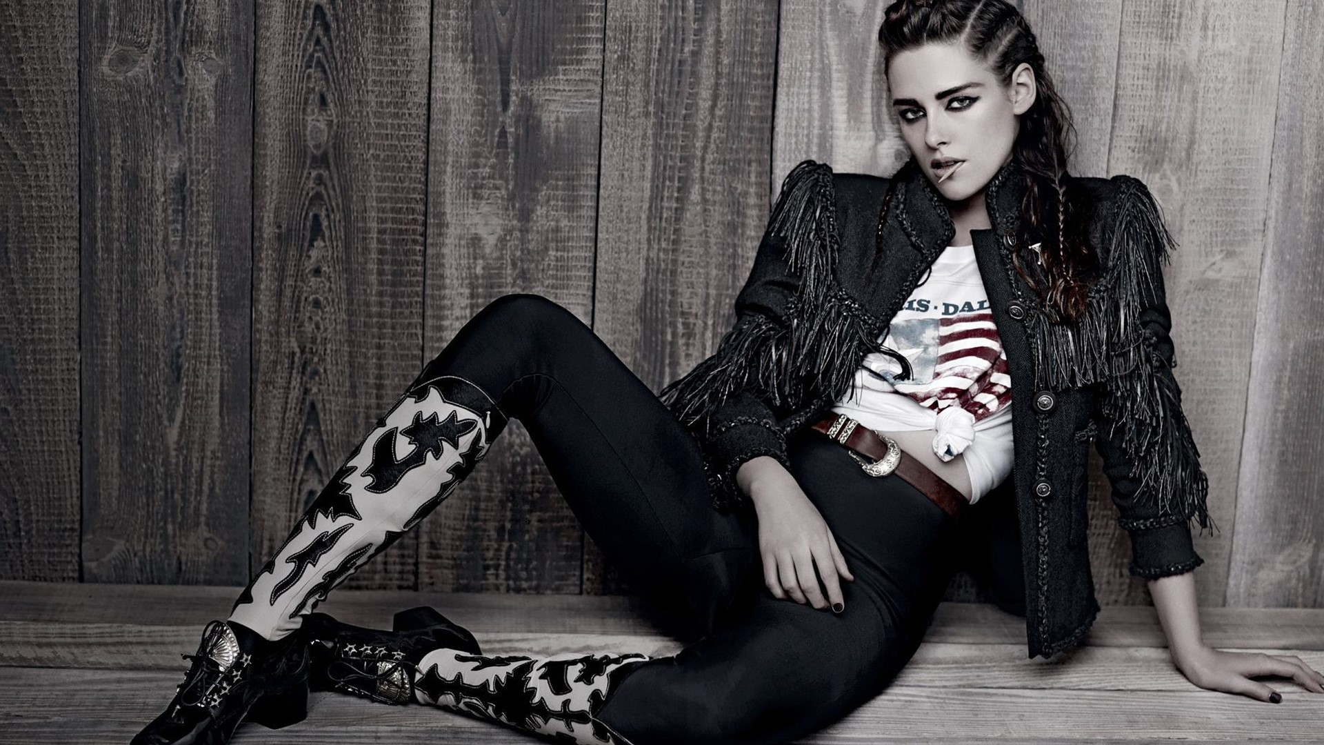 Kristen Stewart in Western-inspired outfit HD Wallpaper