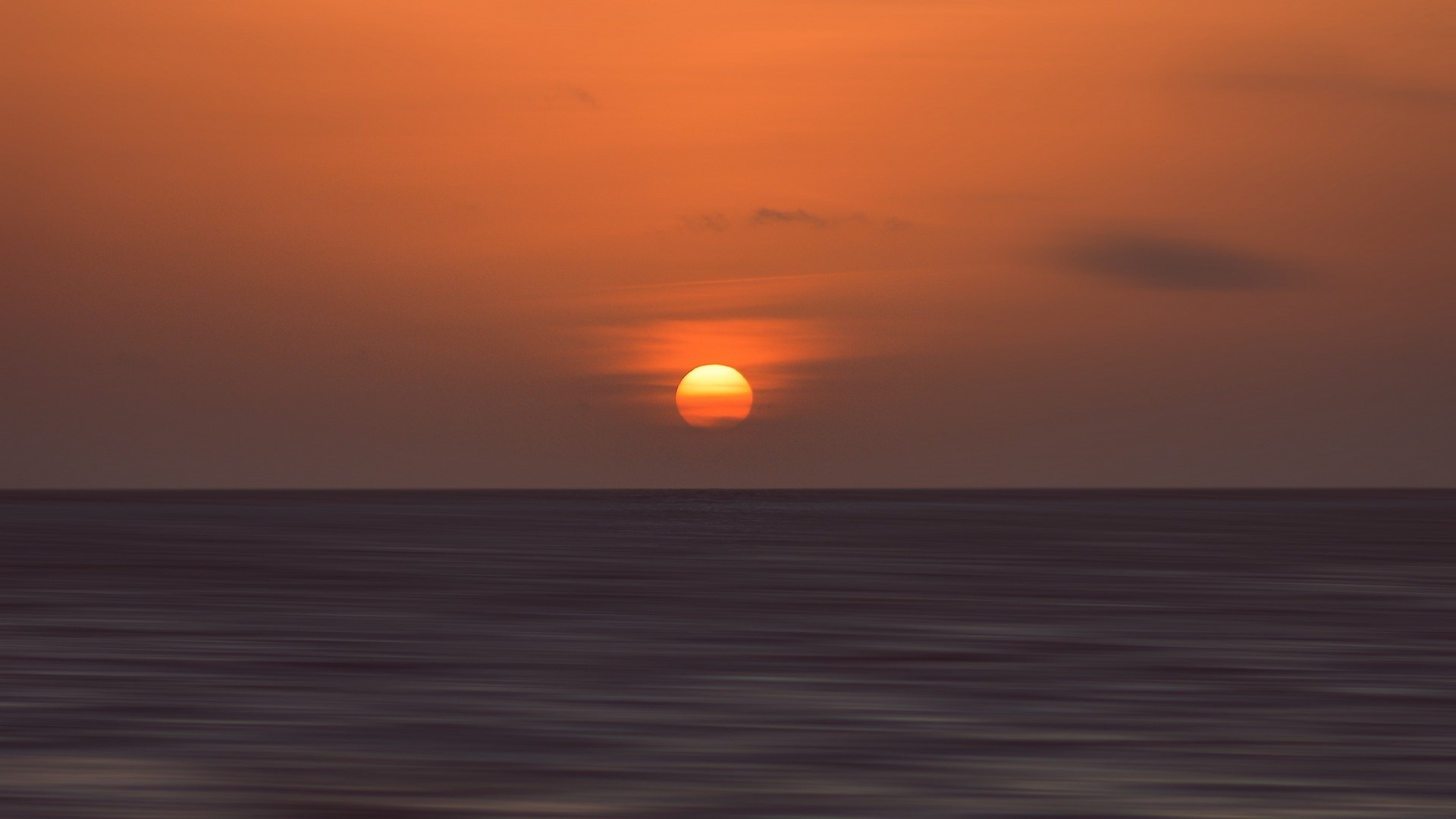 Sunset over the ocean HD Wallpaper