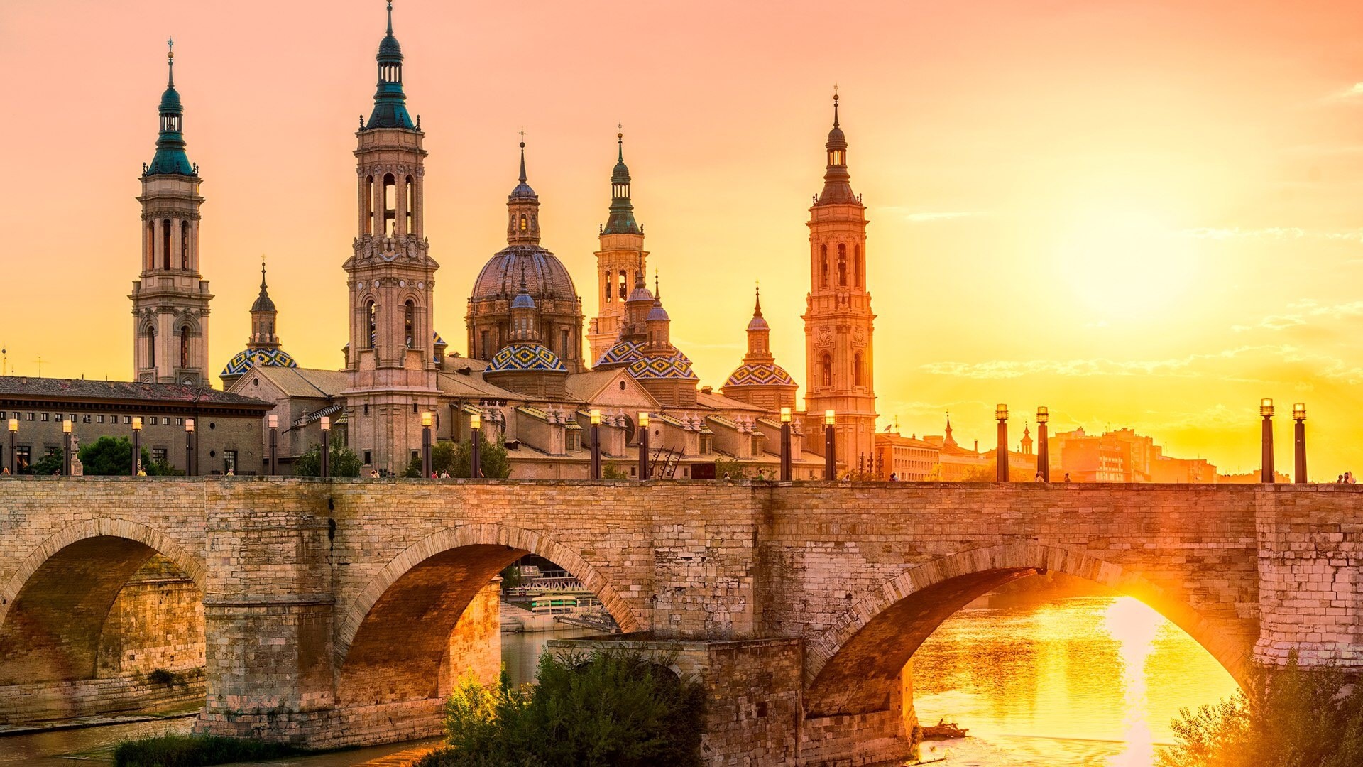 Basílica de Nuestra Señora del Pilar, Zaragoza, Spain HD Wallpaper