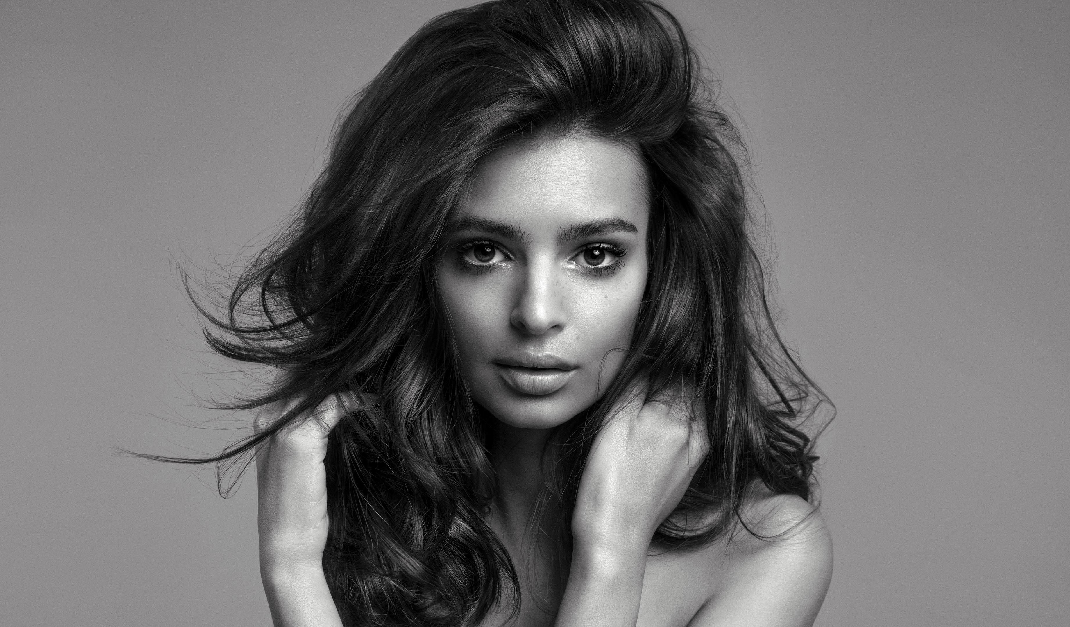 Emily Ratajkowski 4K HD Wallpaper