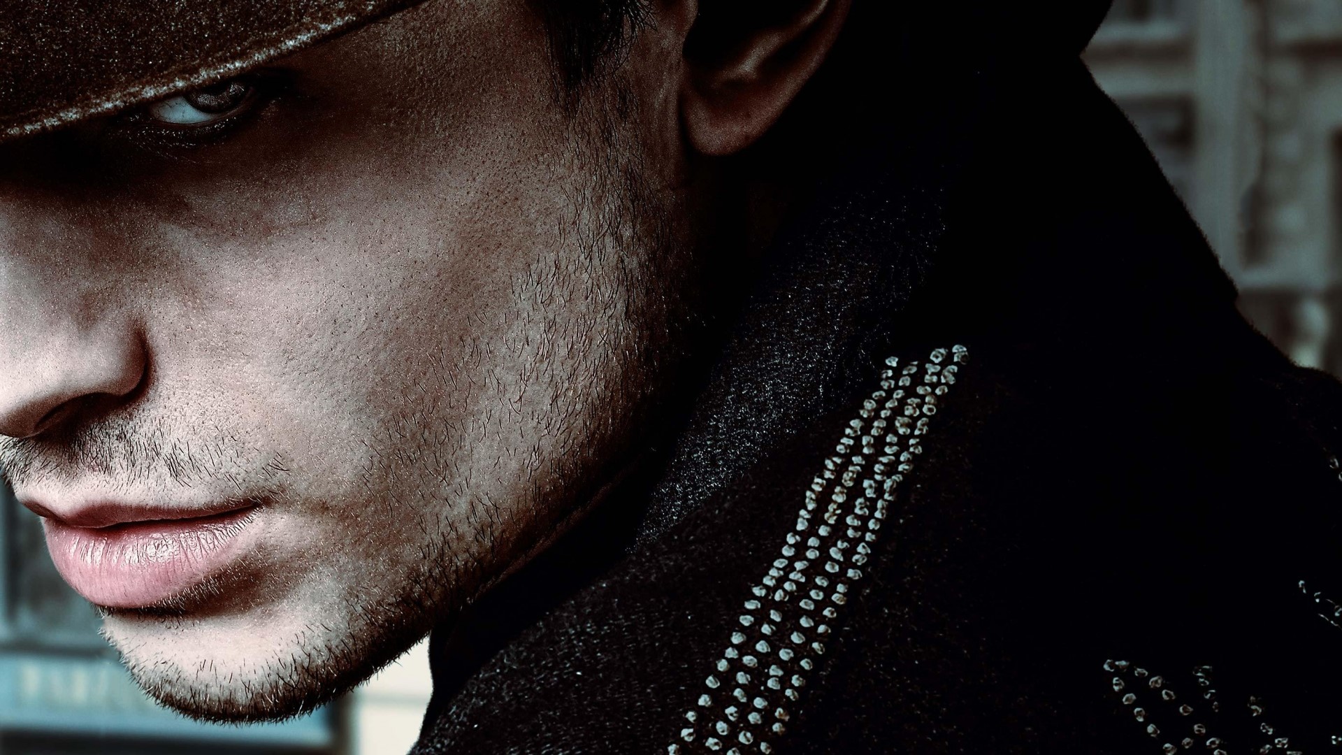 Ezra Miller as Credence Barebone in Fantastic Beasts HD Wallpaper