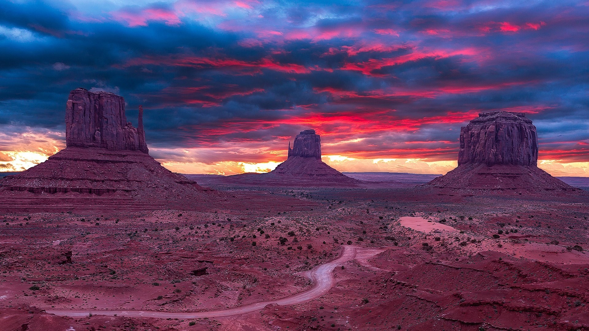 Monument Valley at Sunset with Dramatic Sky HD Wallpaper