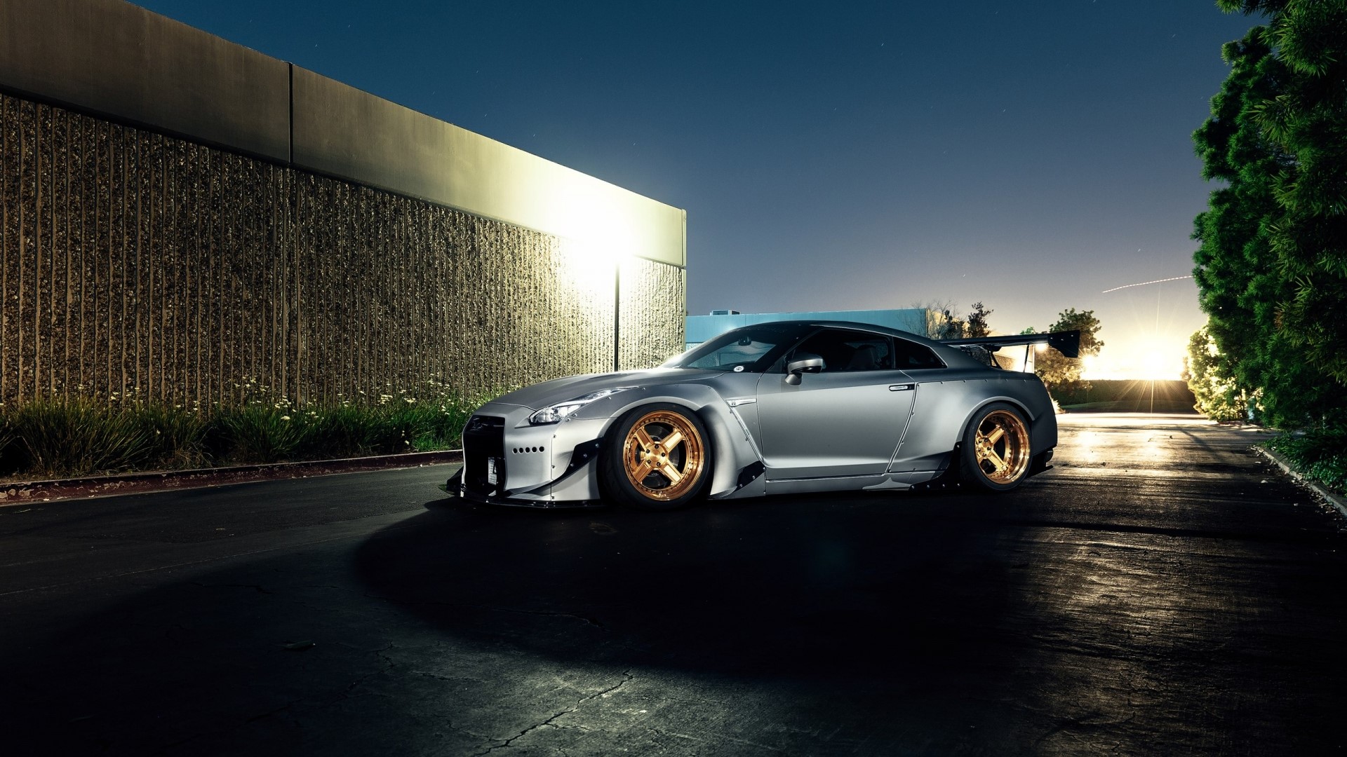 Nissan GT-R with widebody kit and gold wheels HD Wallpaper