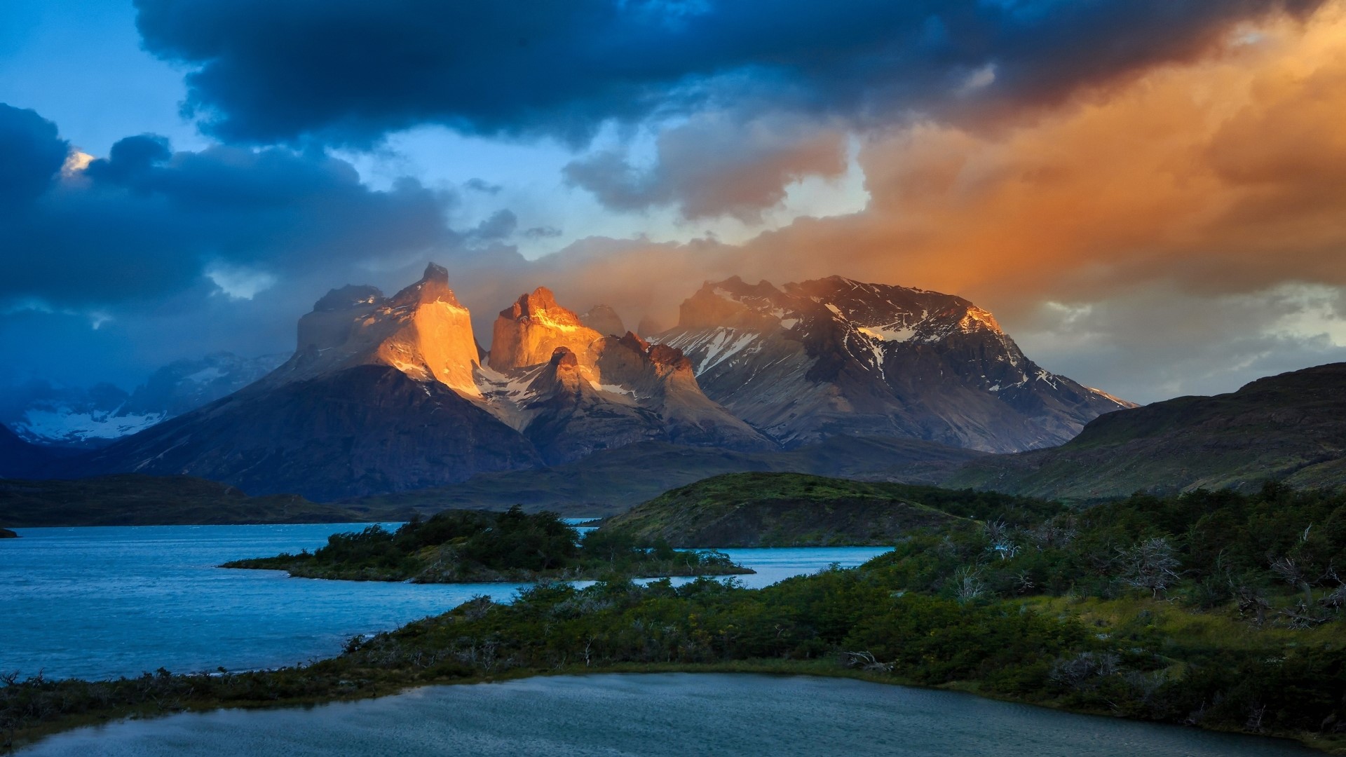 Torres del Paine National Park mountains at sunrise HD Wallpaper