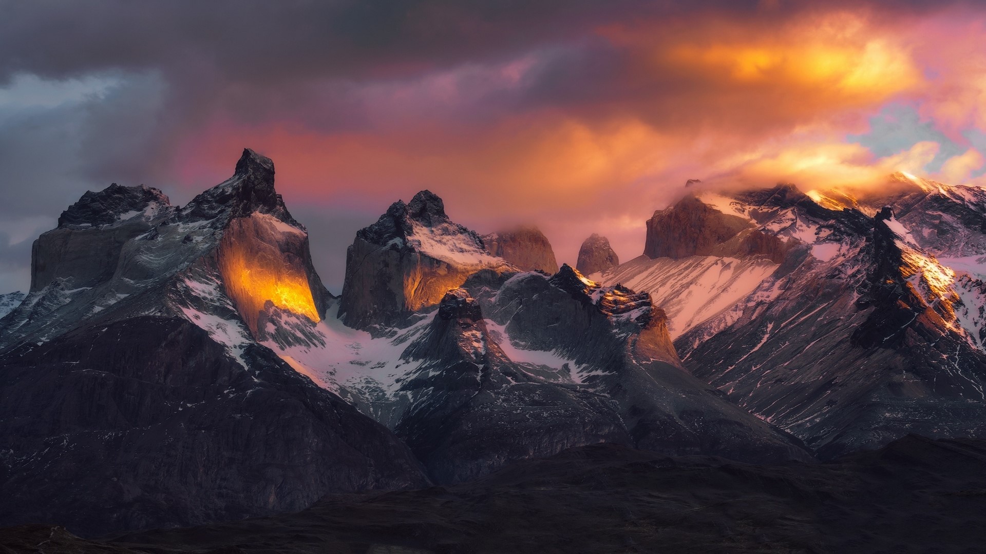 Torres del Paine mountains at sunrise HD Wallpaper