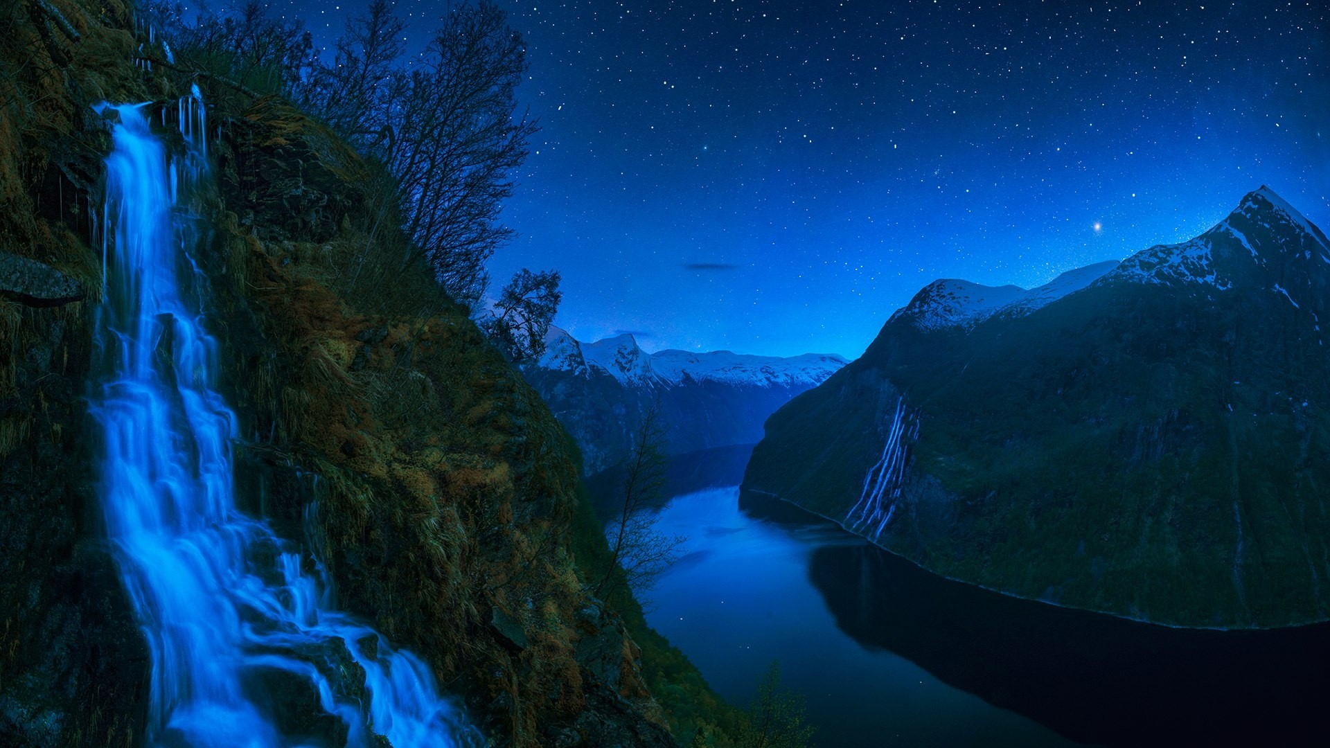Waterfall in Geirangerfjord, Norway at Night HD Wallpaper