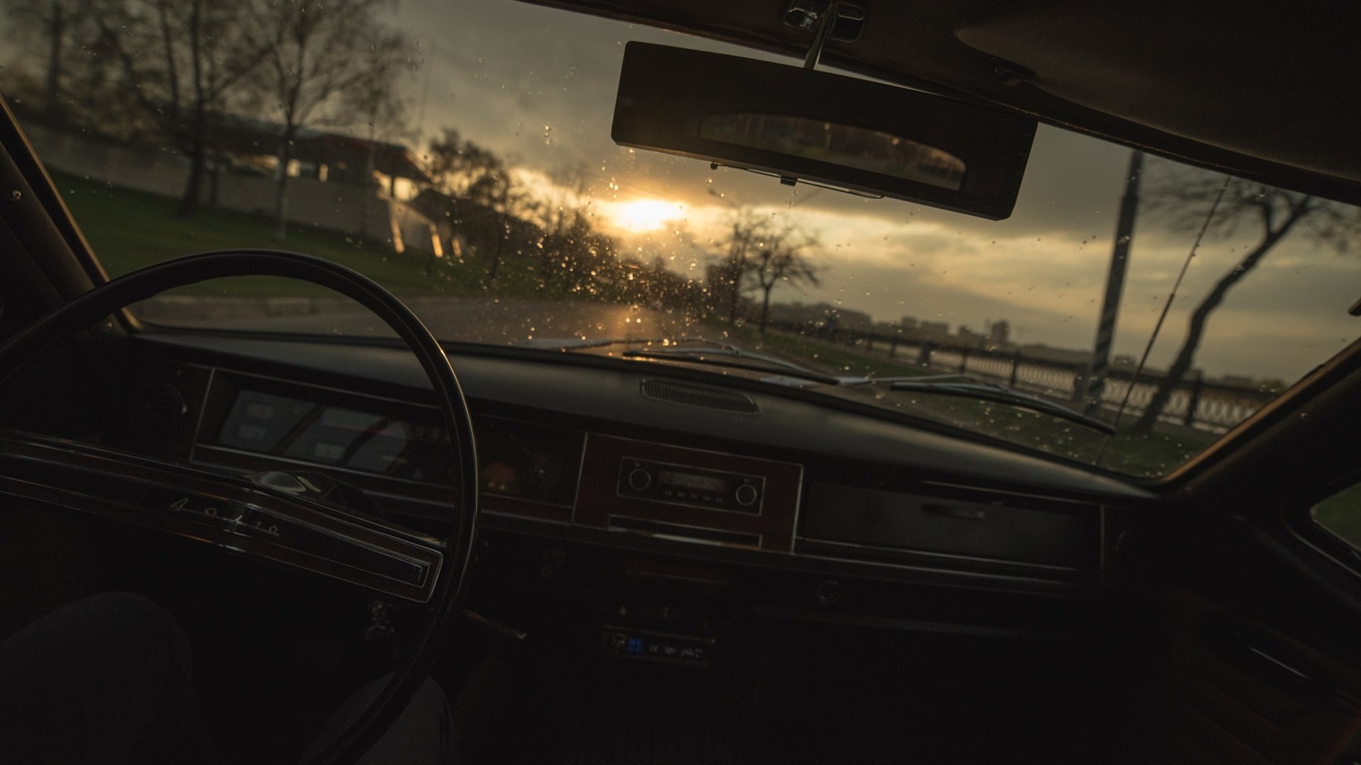 Driving a Volga car at sunset HD Wallpaper