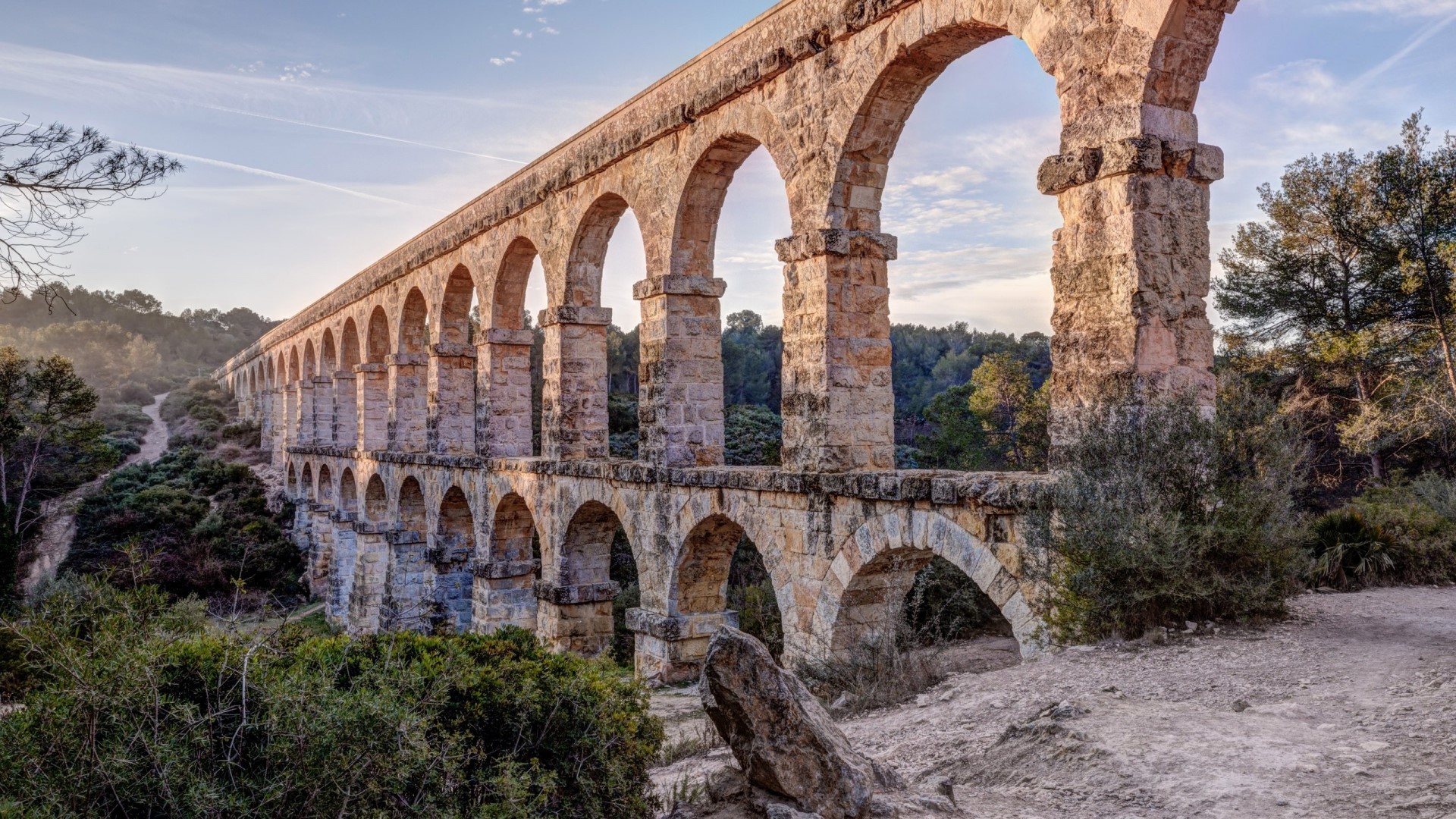 Pont del Diable aqueduct in Tarragona, Spain HD Wallpaper