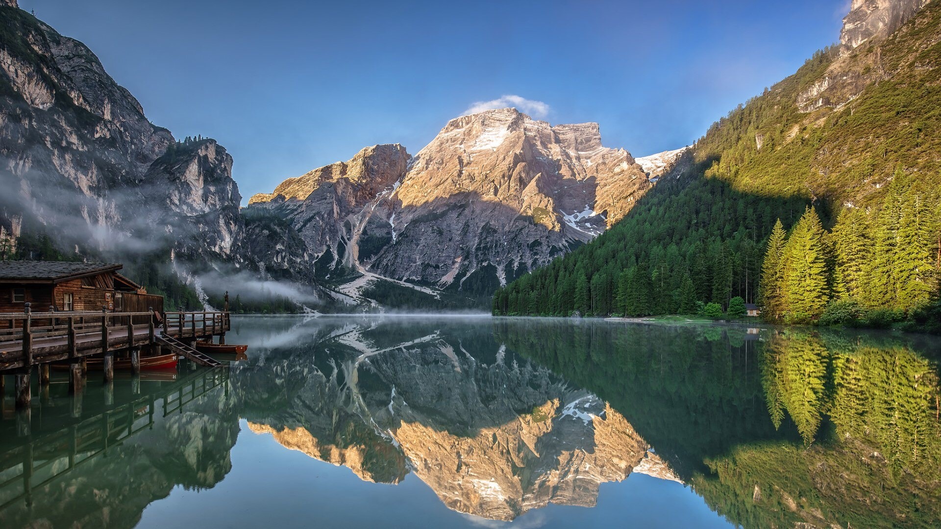 Lake and Mountains in Dolomites HD Wallpaper