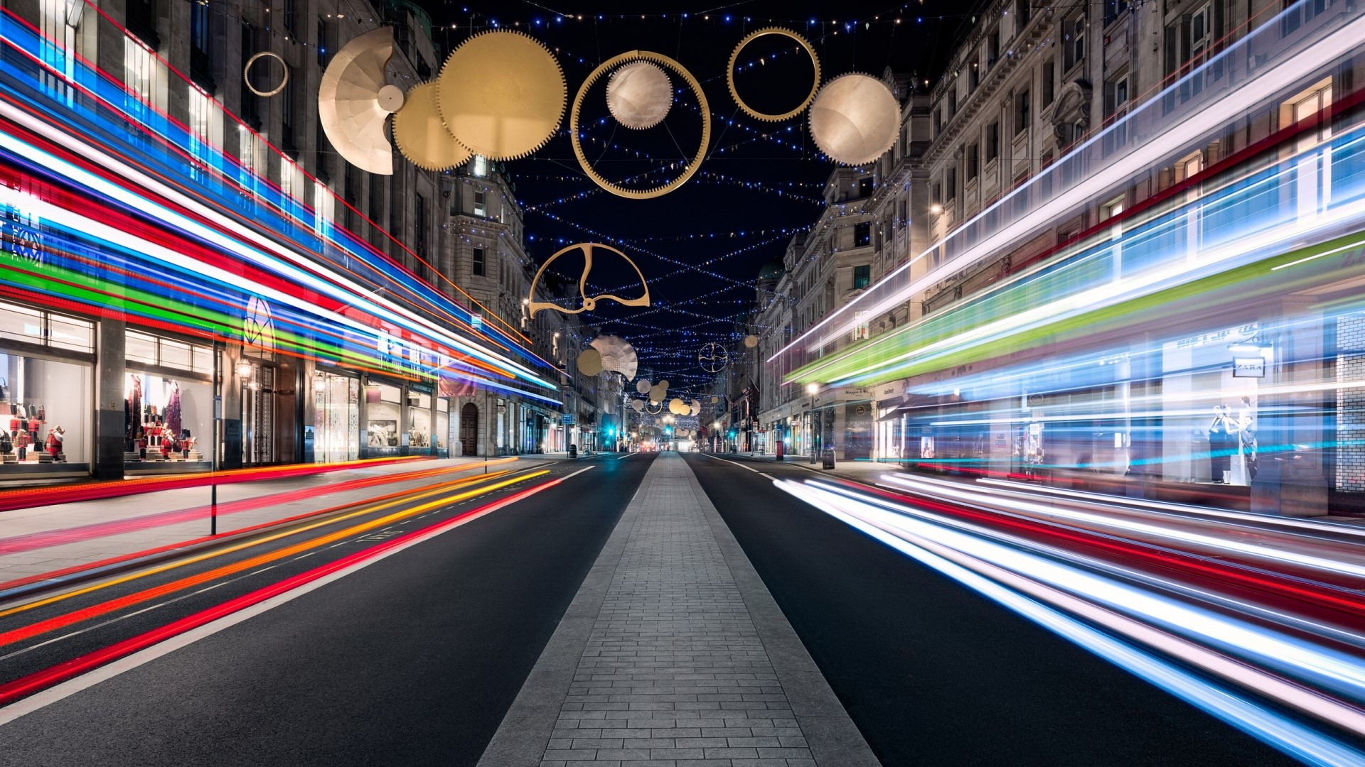 Light trails on a London street at night HD Wallpaper