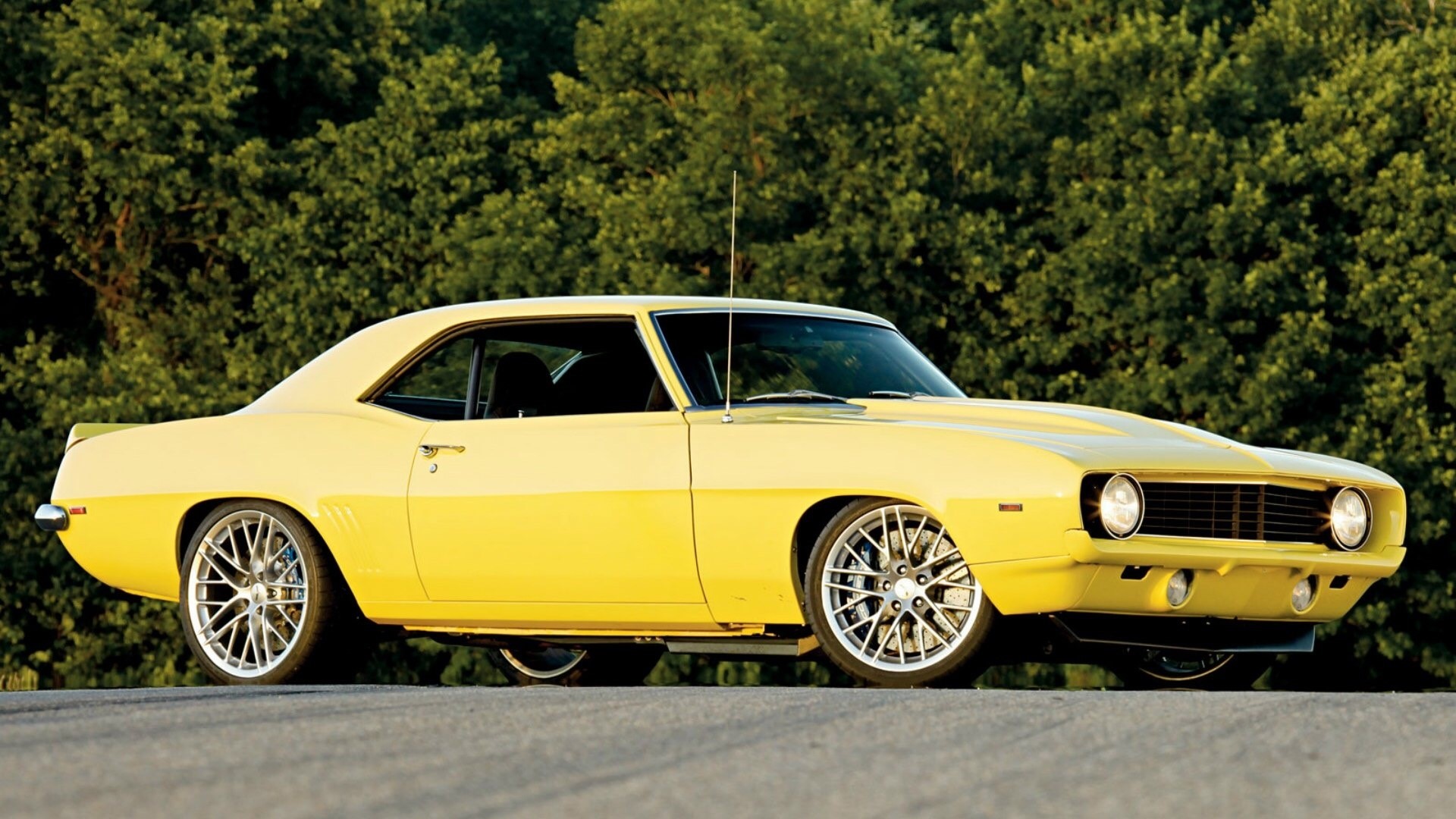 Yellow 1969 Chevrolet Camaro HD Wallpaper