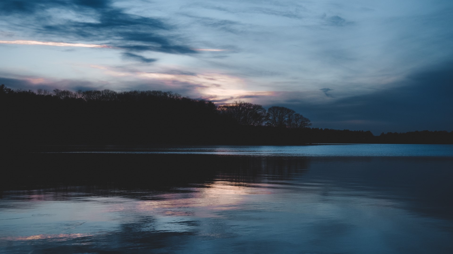 Evening horizon over a lake with trees HD Wallpaper