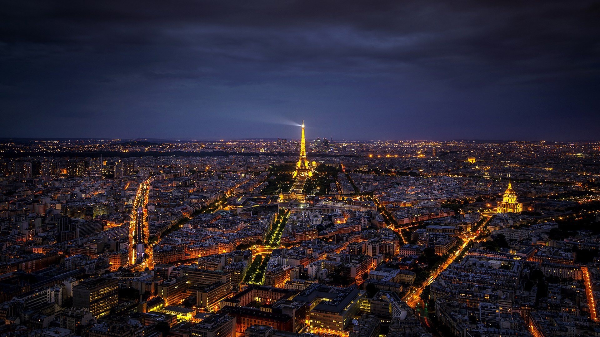 Eiffel Tower at Night in Paris HD Wallpaper