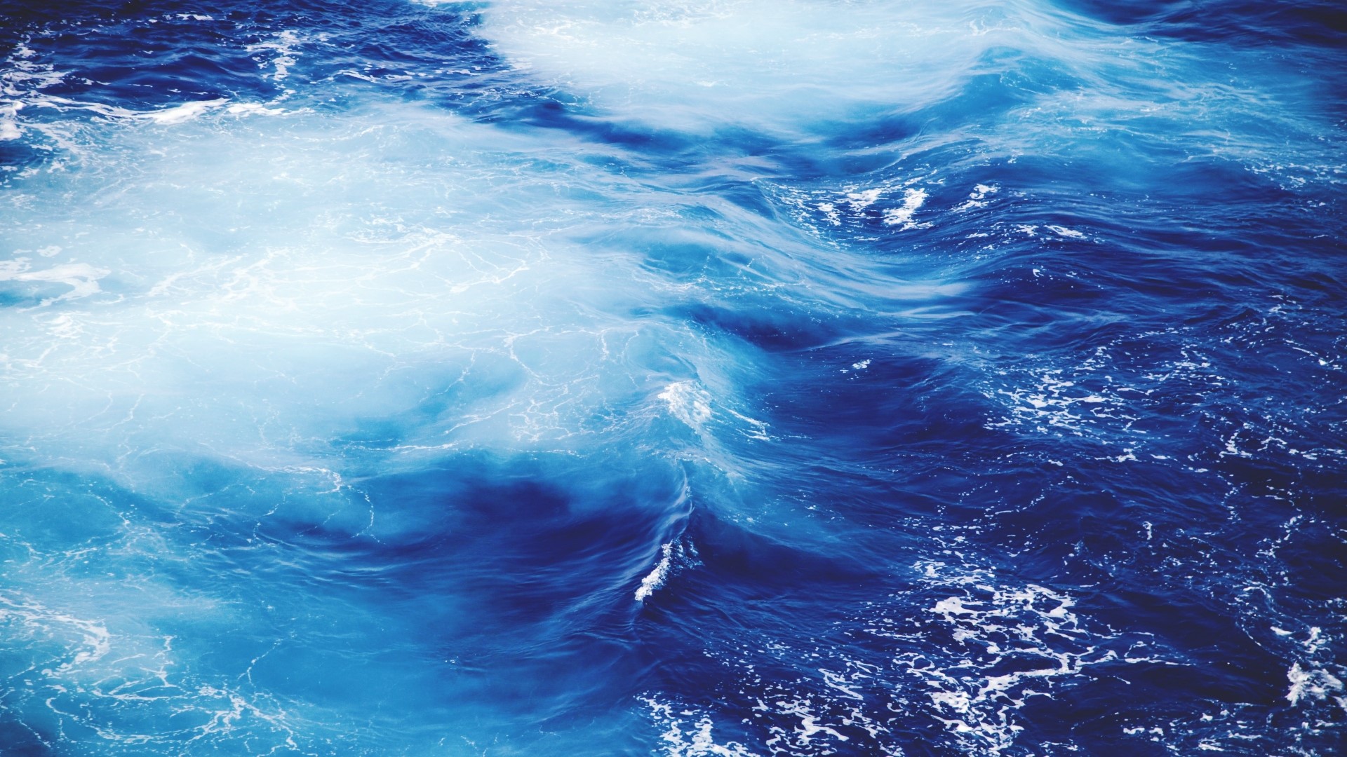 Glossy Ocean Waves HD Wallpaper