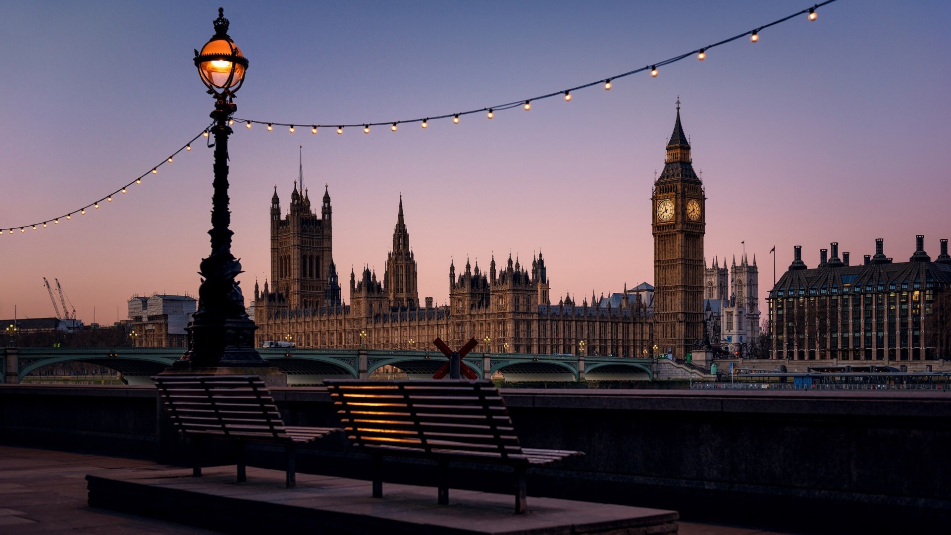 Big Ben and Houses of Parliament at dusk HD Wallpaper