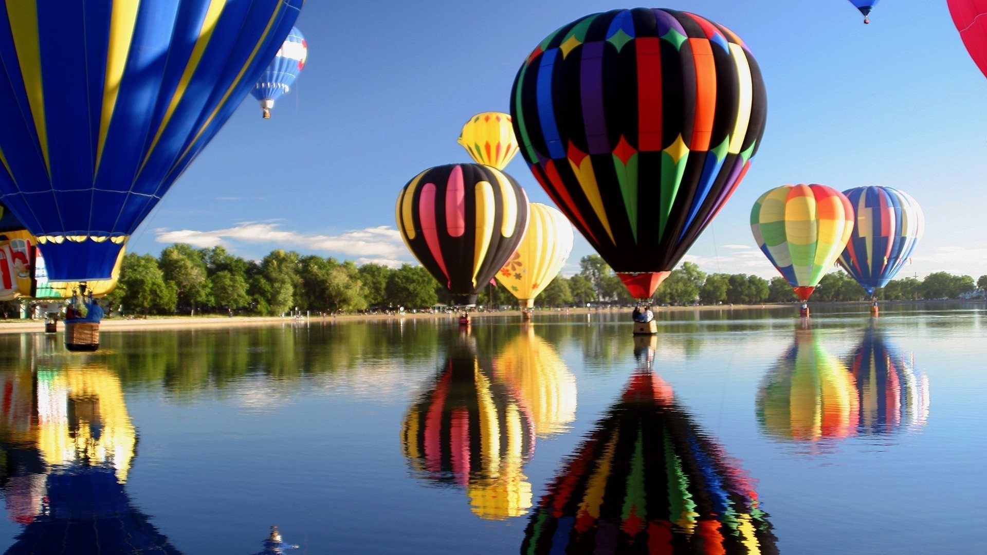 Hot Air Balloons Reflected in Water HD Wallpaper