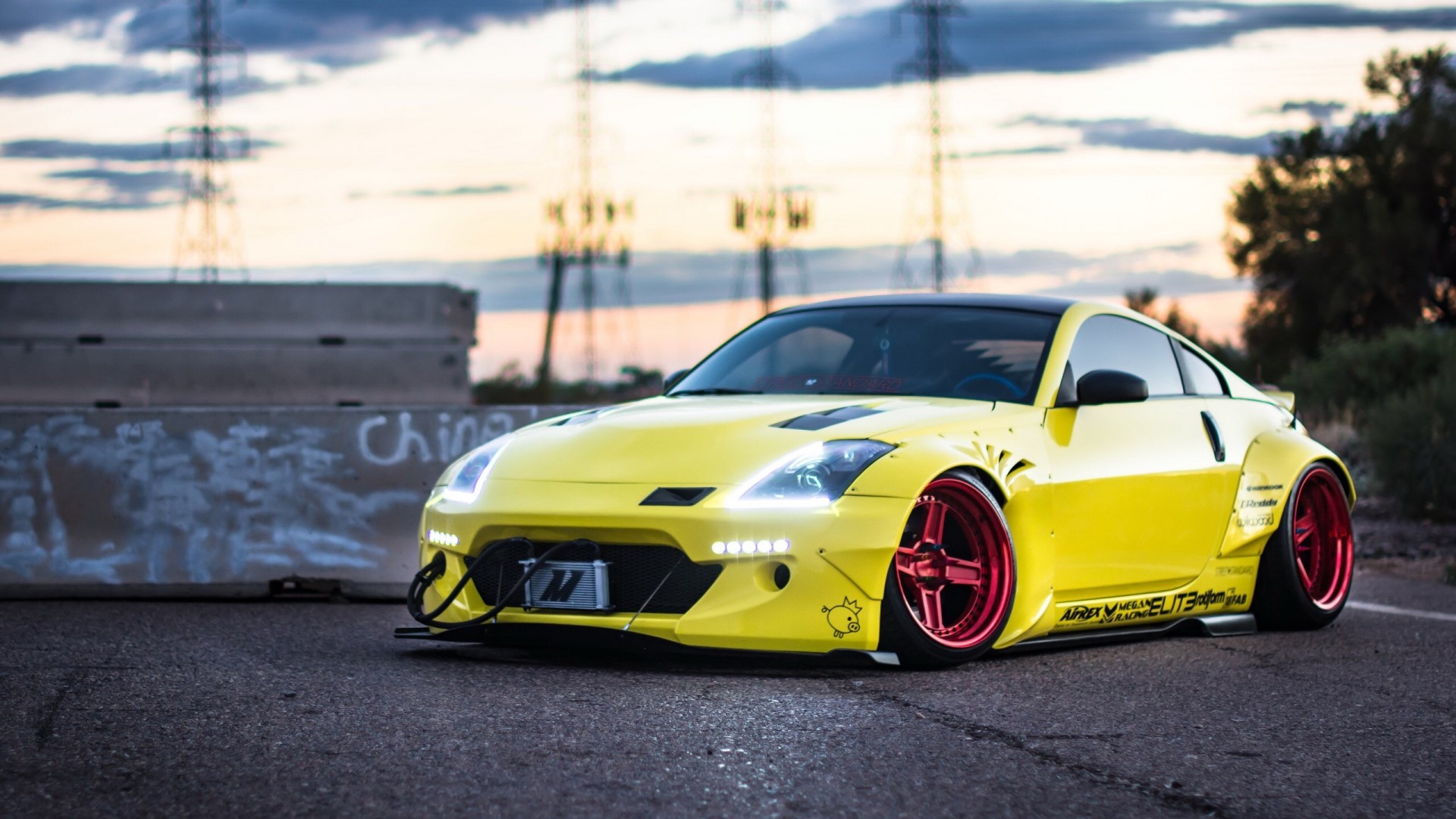 Yellow Nissan 350Z with custom body kit HD Wallpaper